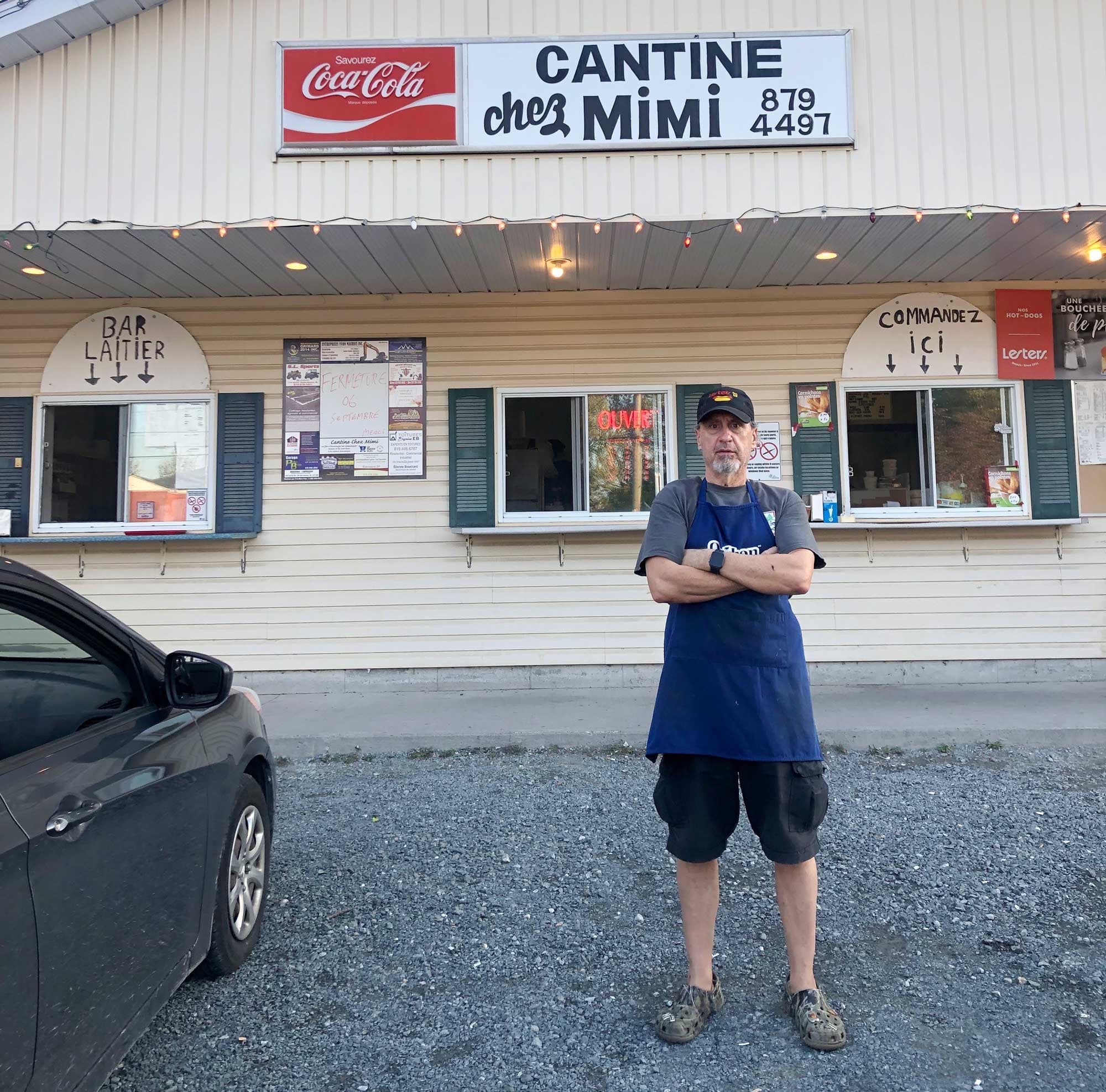 Mario Drouin, de la Cantine Chez Mimi en Estrie, n’a pas assez de personnel pour faire appliquer le passeport vaccinal.