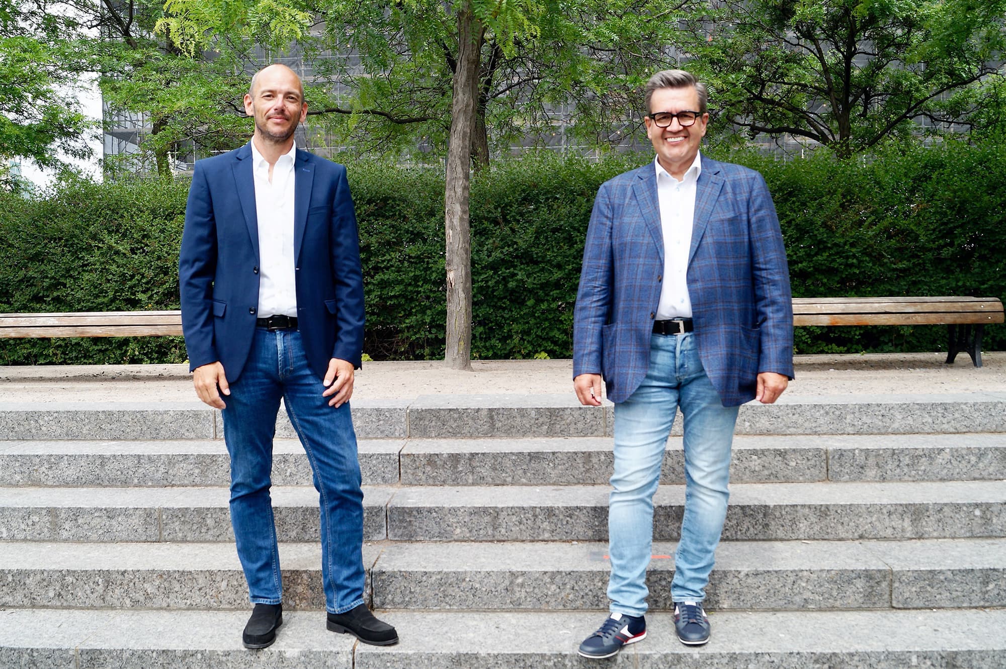 L'ex-candidat à la mairie de Verdun, Antoine Richard prend la pose avec Denis Coderre en juin 2021.