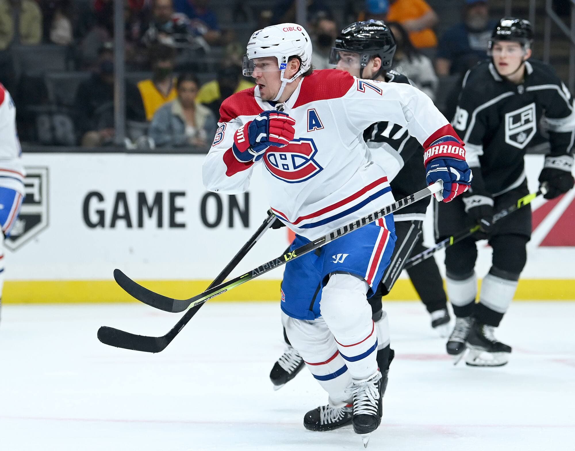 Tyler Toffoli a effectué un retour devant ses anciens partisans au Staples Center. Il a eu droit à un bel accueil.