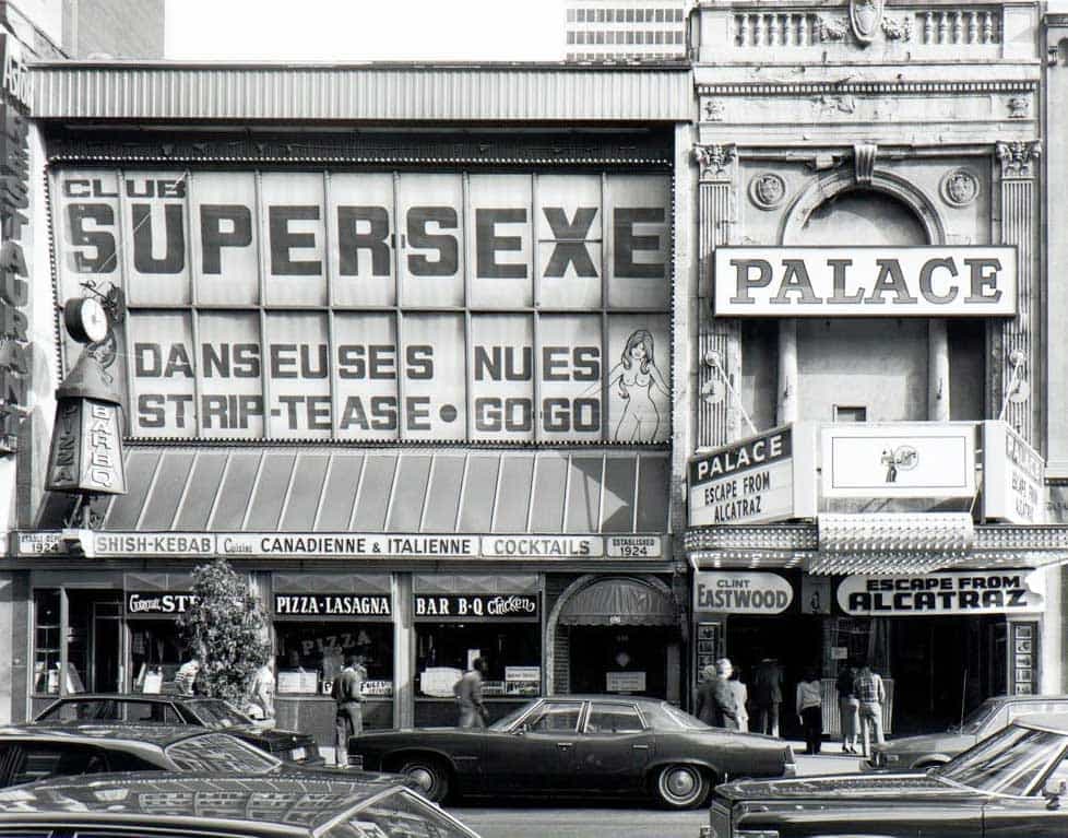 Photo courtoisie, Gabor Szilasi, Club Supersexe et cinéma Palace, 696-698, rue Sainte-Catherine Ouest, Montréal,1979, tirage 2012, épreuve à la gélatine argentique, Musée des beaux-arts de Montréal, don de Gabor Szilasi
