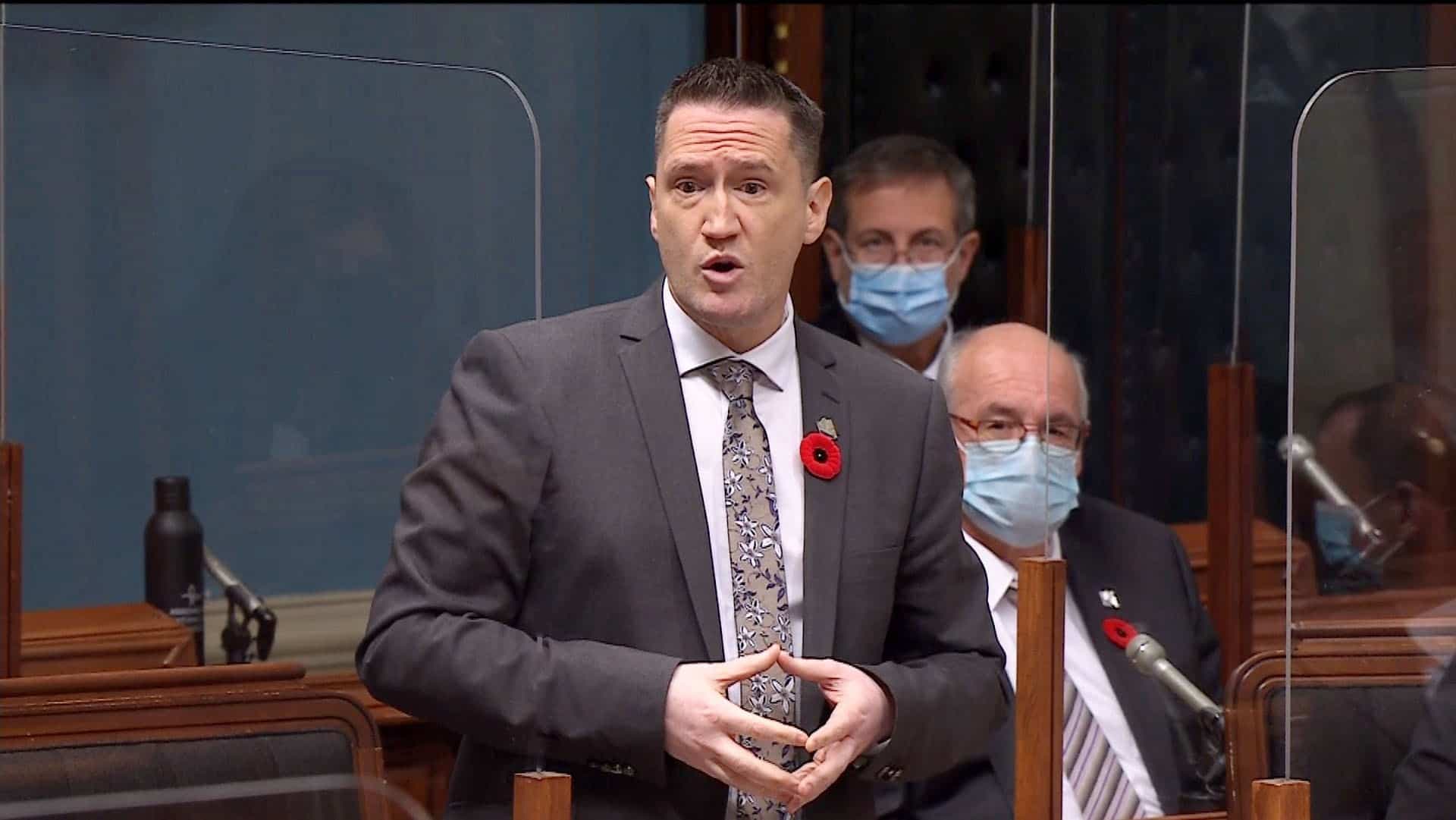 Le ministre de l’Environnement, Benoit Charette, a été la cible de toutes les attaques, au Salon bleu, mercredi, après avoir laissé entendre la veille qu’aucune étude environnementale n’empêchera la construction du troisième lien.