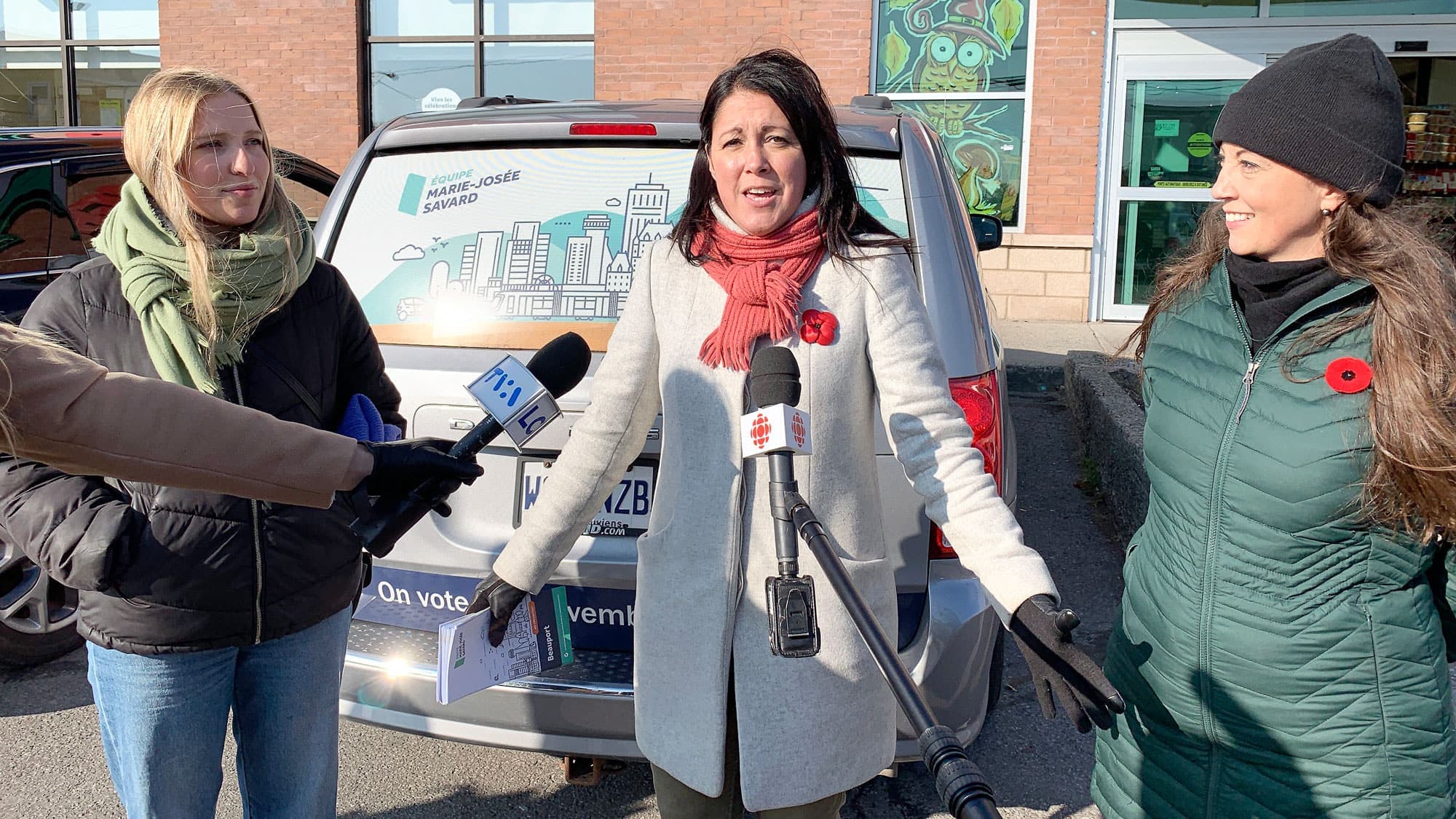 Marie-Josée Savard a rencontré des citoyens au IGA Laflamme de Beauport.