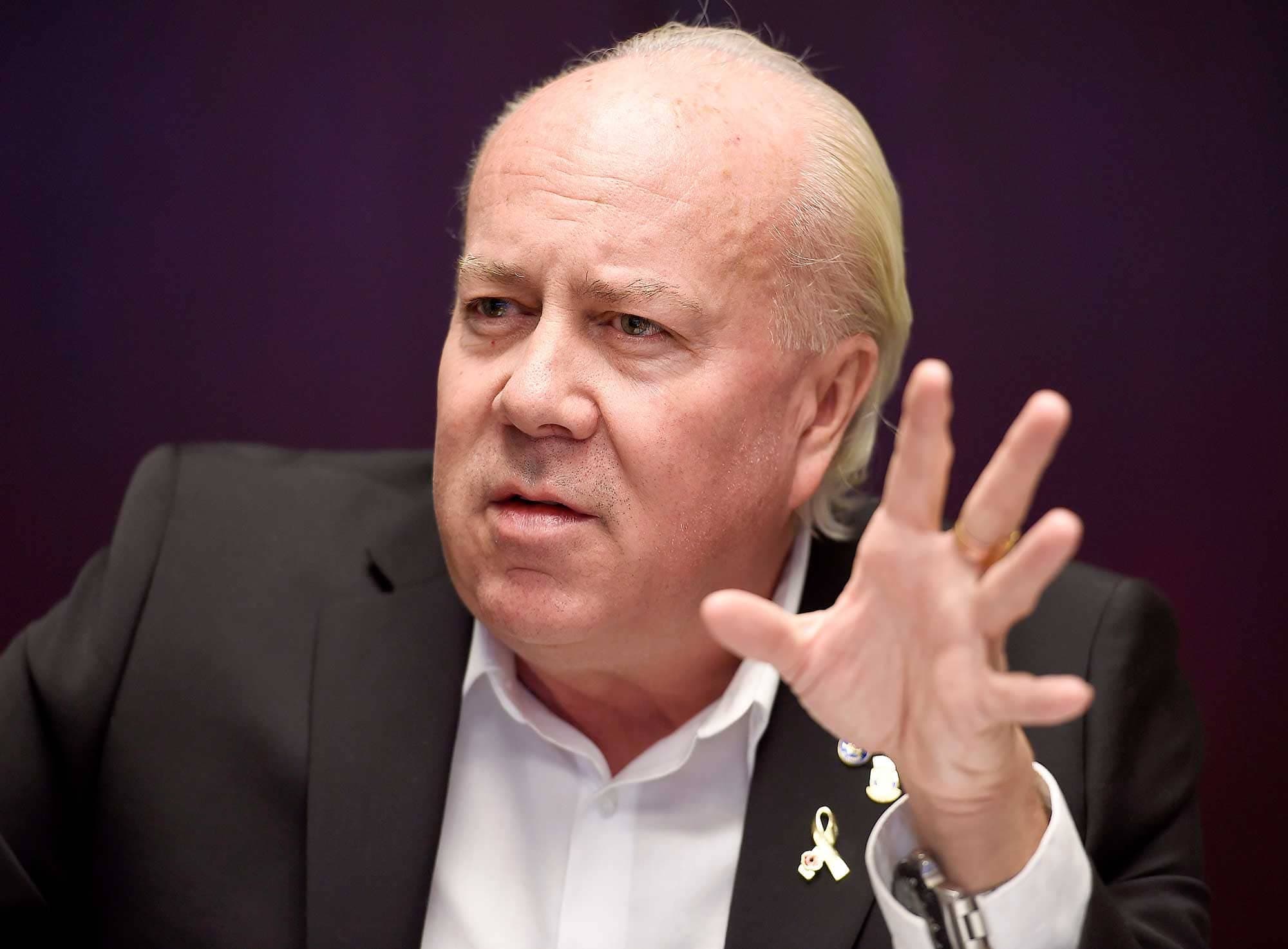 Le chef par intérim de Québec 21, Éric Ralph Mercier, nous a reçus hier au bureau d’arrondissement de Charlesbourg, dans les mêmes locaux occupés autrefois par son père, Ralph, maire de l’ancienne ville de Charlesbourg entre 1984 et 2001.
