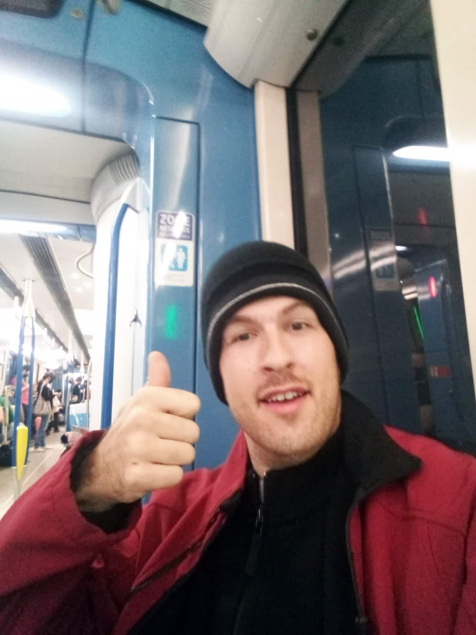 Alexandre Barrière a hurlé sur des enfants portant le masque dans le métro.