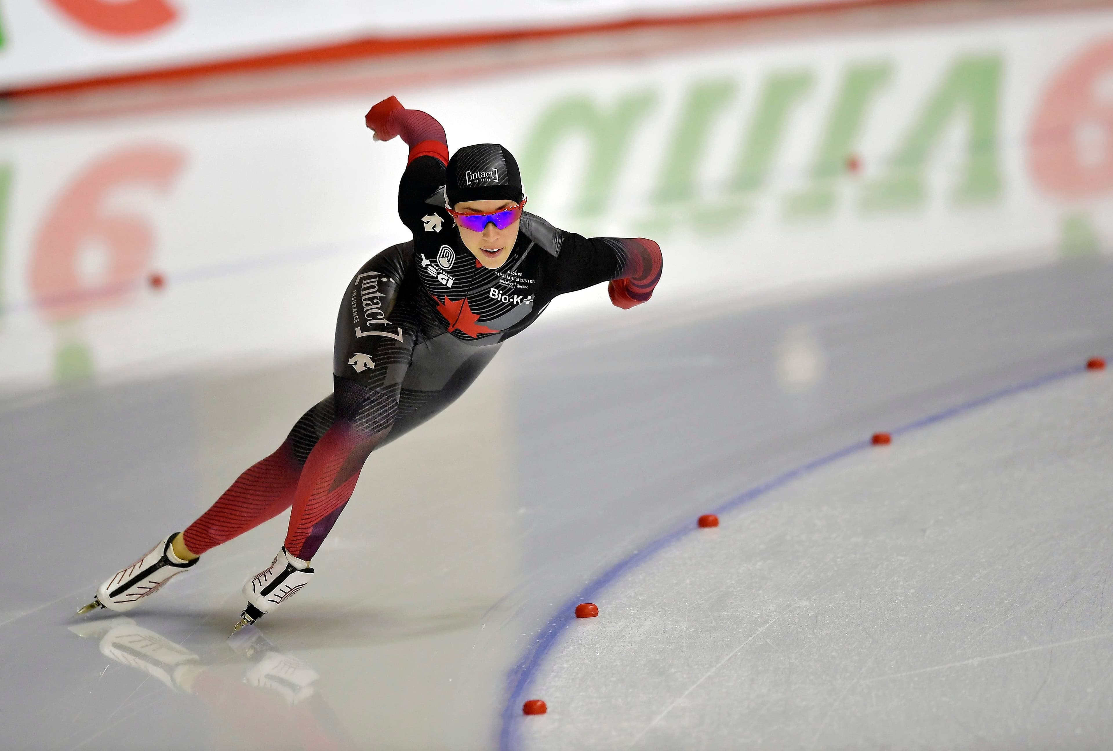 Lors de la Coupe du monde à l'Anneau olympique de Calgary, en décembre, elle a pris le 18e rang au 1000m.