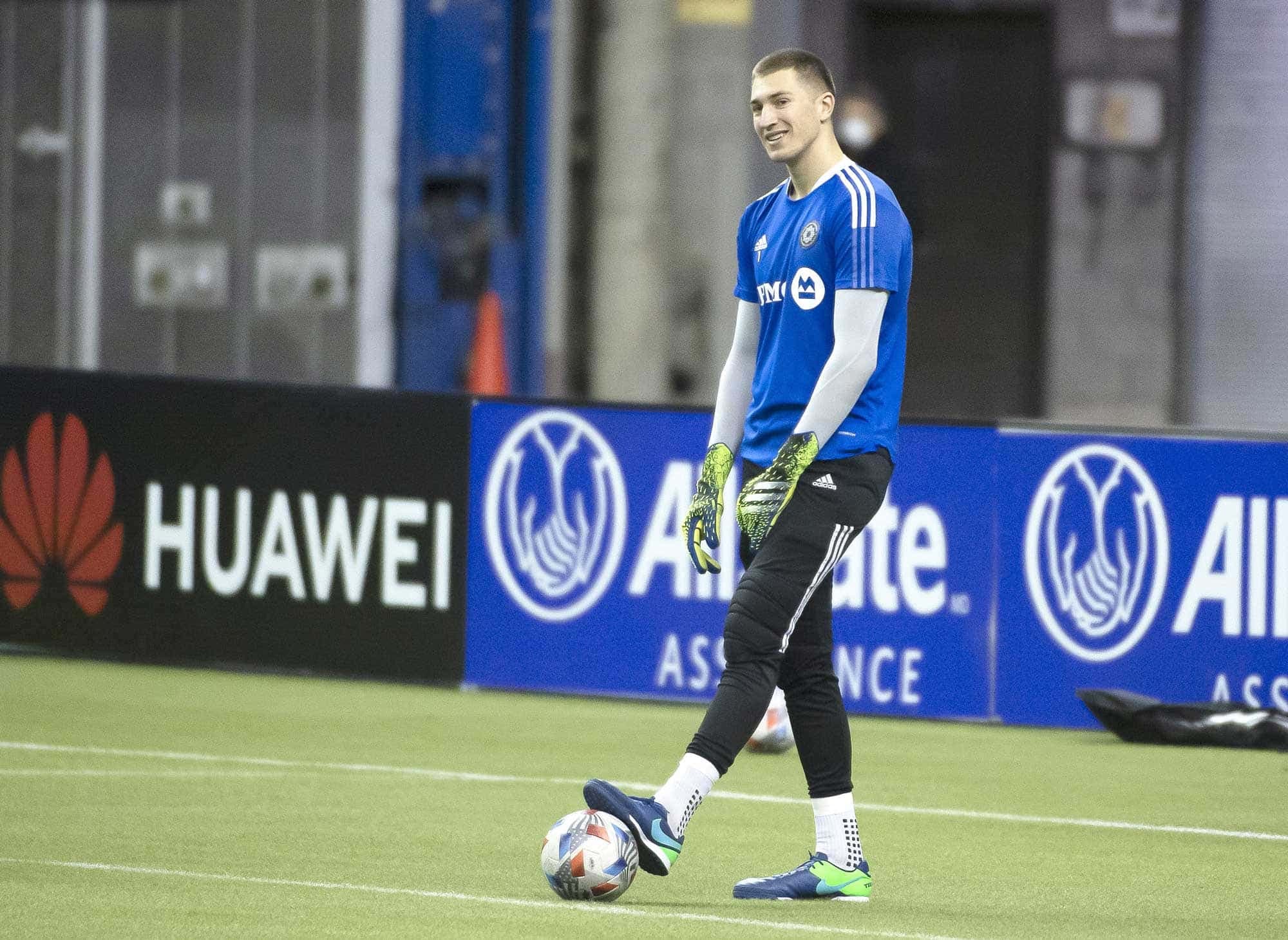 Le gardien Sebastian Breza, que l’on voit ici lors d’une séance d’entraînement au stade olympique mercredi, est de retour avec le CF Montréal pour une seconde saison et prêt.