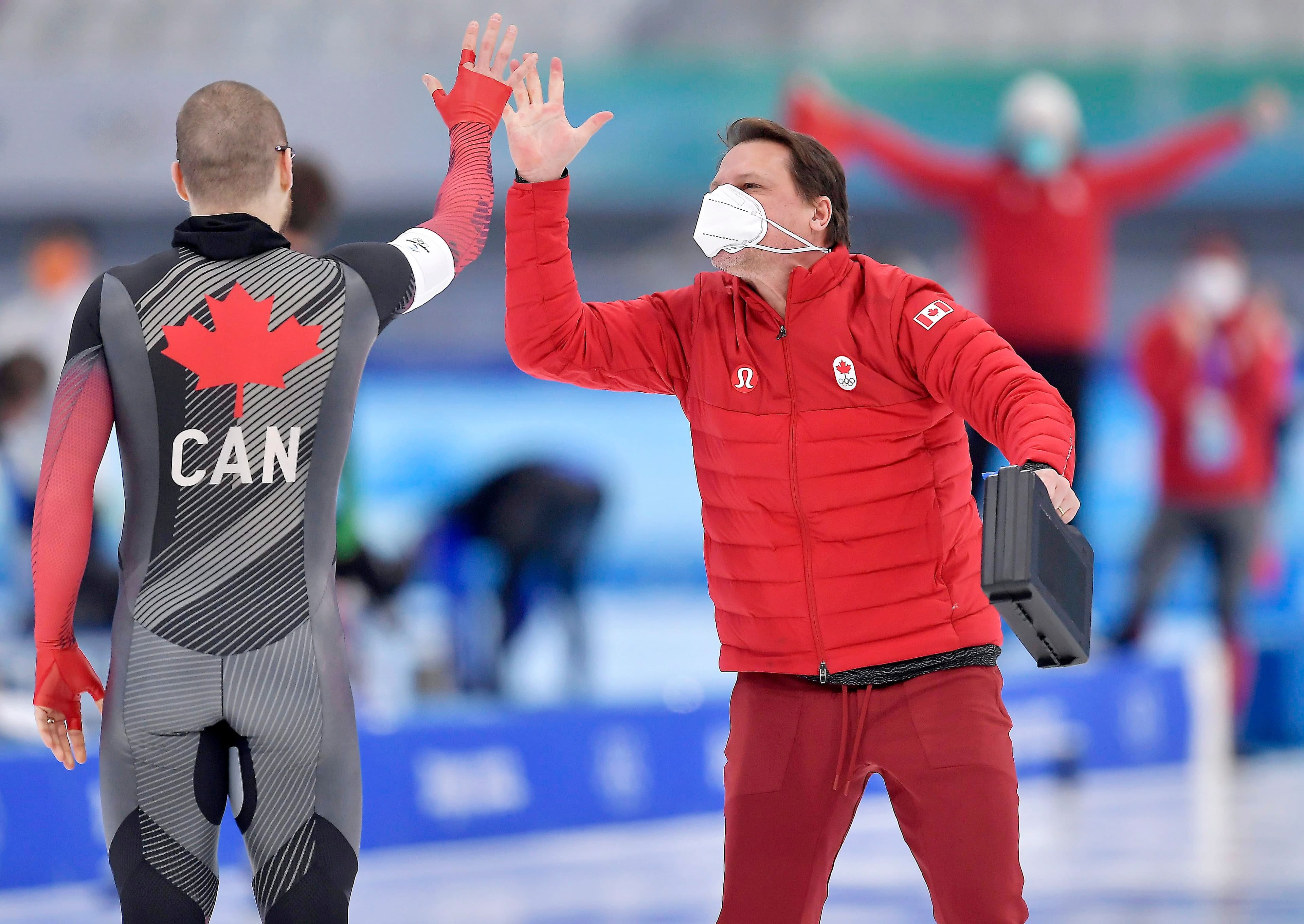 L’entraîneur Gregor Jelonek estime que le moment n’est pas venu pour le Canada d’opter pour une stratégie d’équipe au départ groupé.