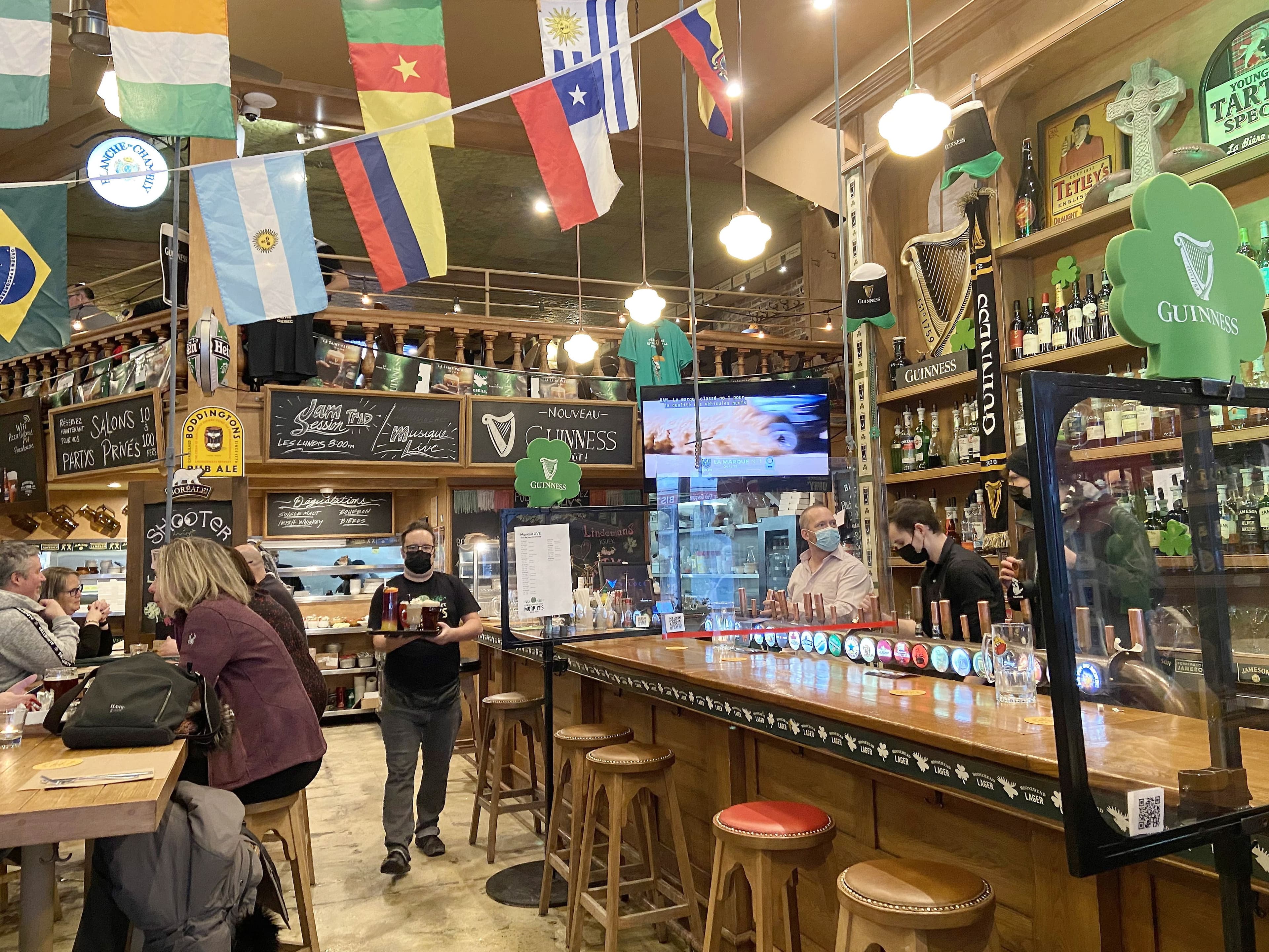 Le pub Chez Murphy’s, sur la rue Saint-Jean, qui avait accueilli «beaucoup de monde» il y a deux semaines, lors de la première manifestation.