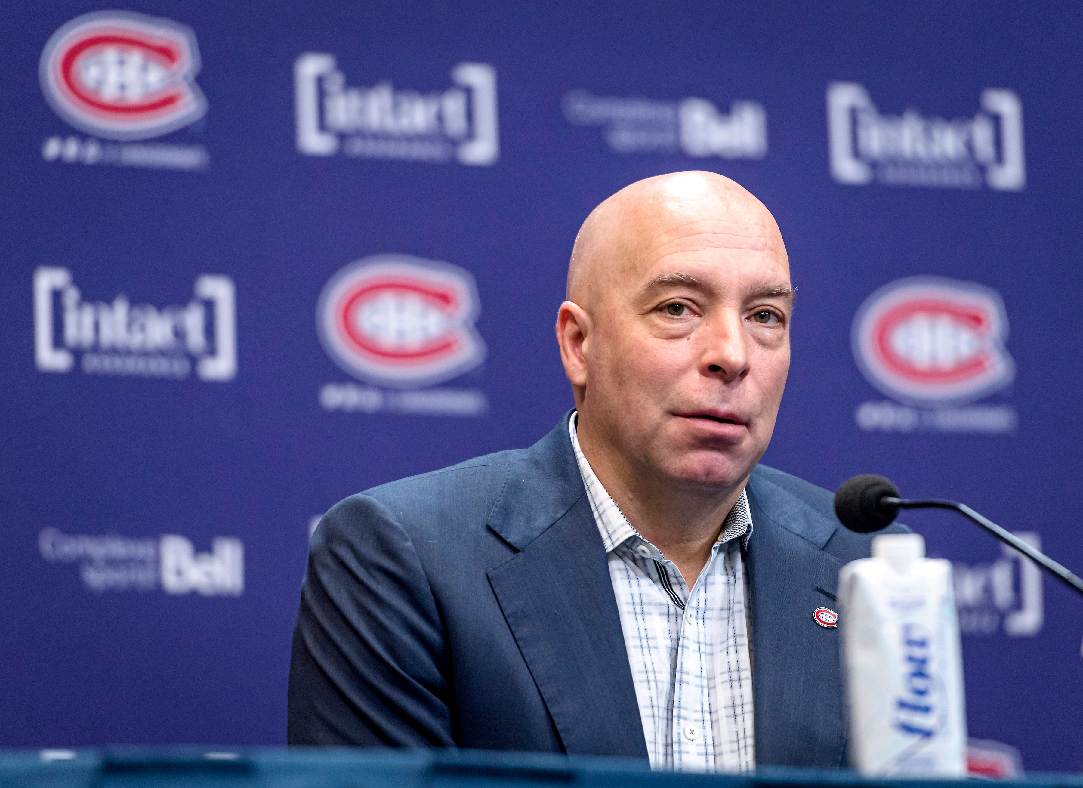 Le directeur général du Canadien, Kent Hughes a commenté la transaction envoyant Ben Chiarot aux Panthers de la Floride, jeudi à Brossard.