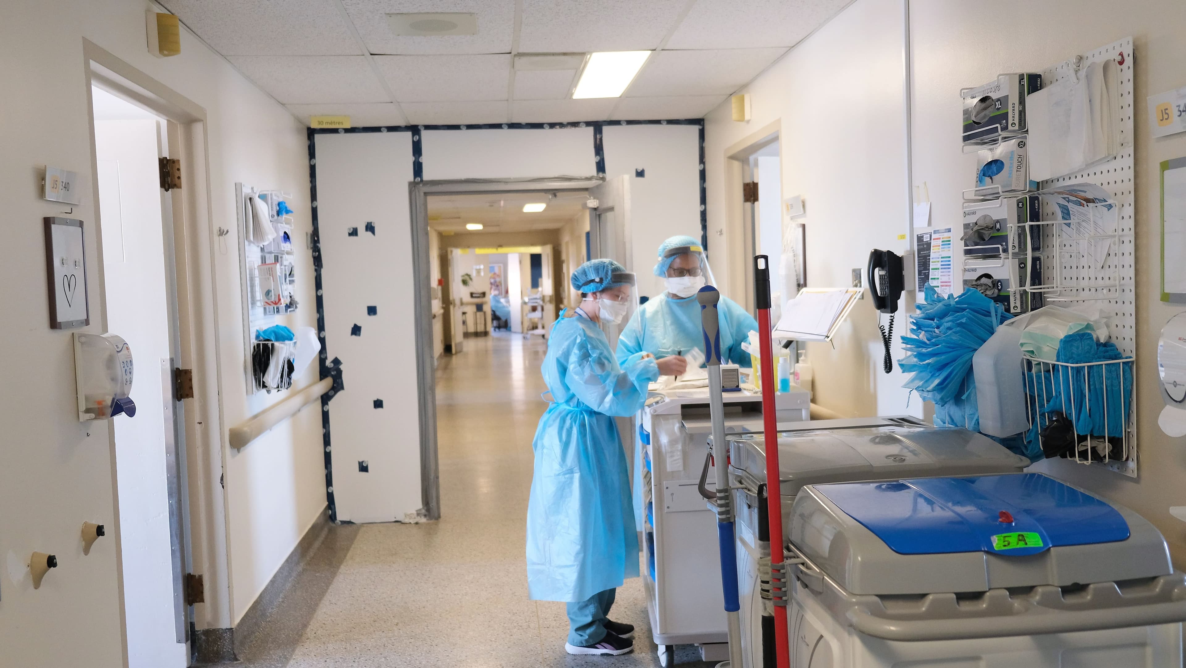 Contrairement aux vagues précédentes, Montréal et ses hôpitaux ne semblent plus être l’épicentre de la pandémie, comme ici à l’hôpital de Verdun l’an dernier.