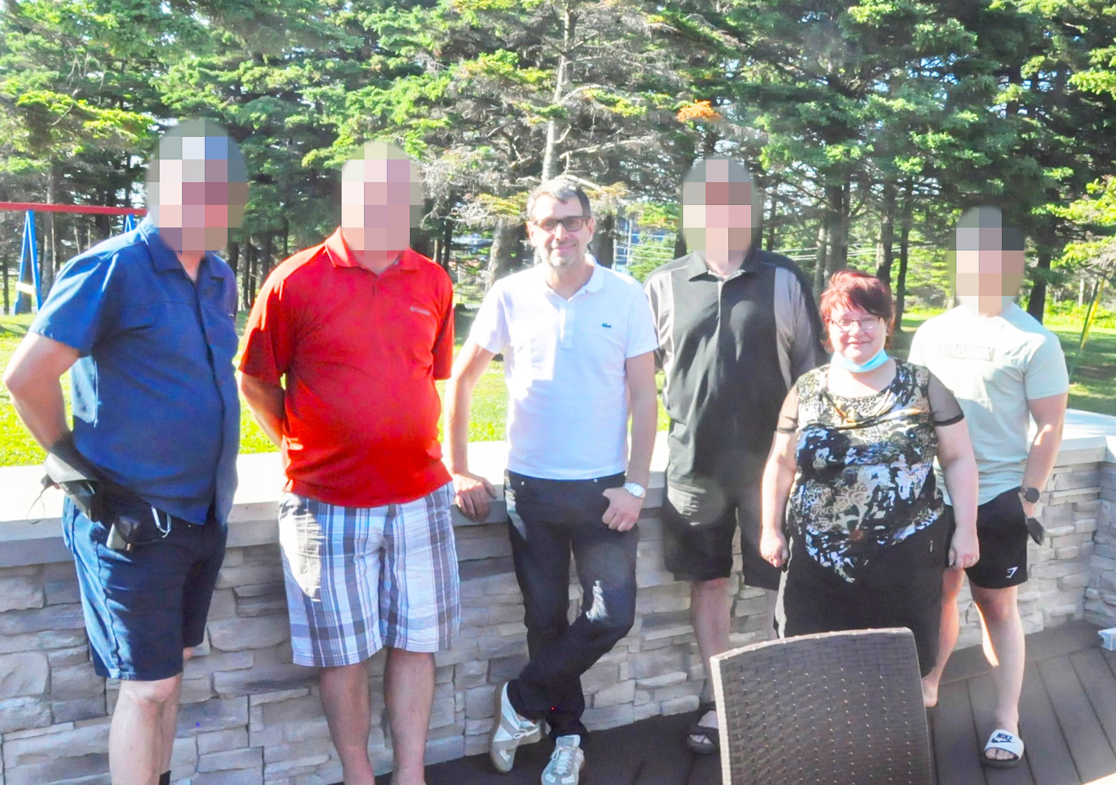 Éric Duhaime a été pris en photo à Matane en compagnie de Sylvie Paradis, à l’occasion d’une tournée régionale du chef du Parti conservateur du Québec, l’été dernier.