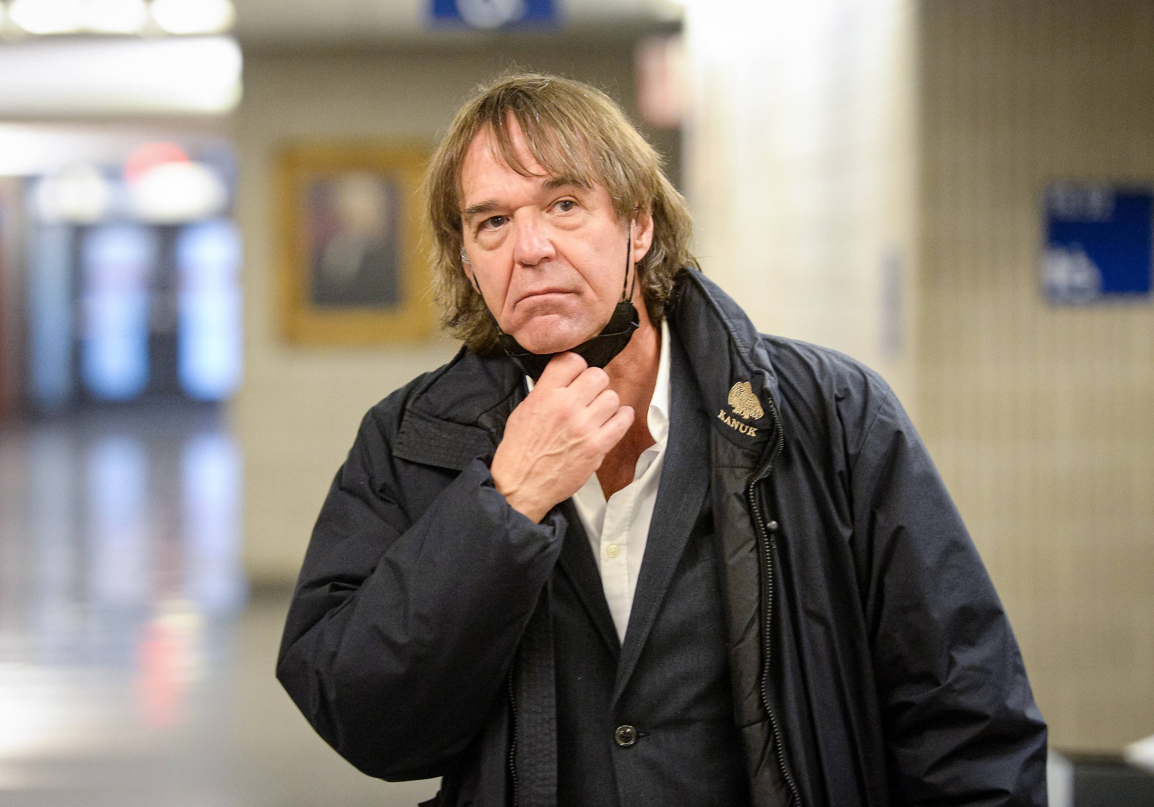 Le réalisateur Yves Desgagnés était au palais de justice de Montréal, mercredi, pour témoigner au procès civil de techniciens traumatisés qui réclament 600 000 $ à la police en lien avec l’attentat au Métropolis de 2012.