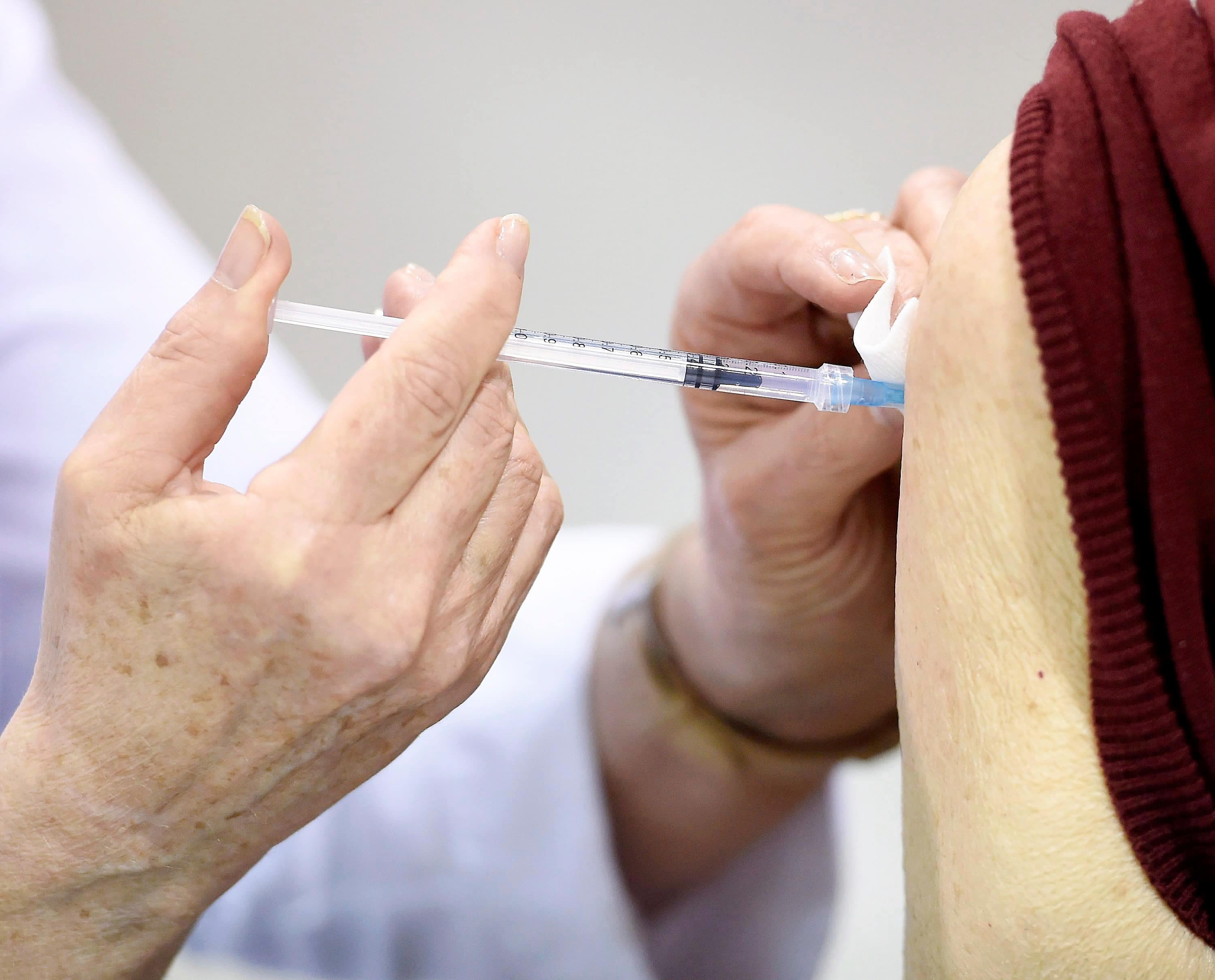 La majorité des 281 210 fonctionnaires fédéraux est vaccinée contre la COVID-19.