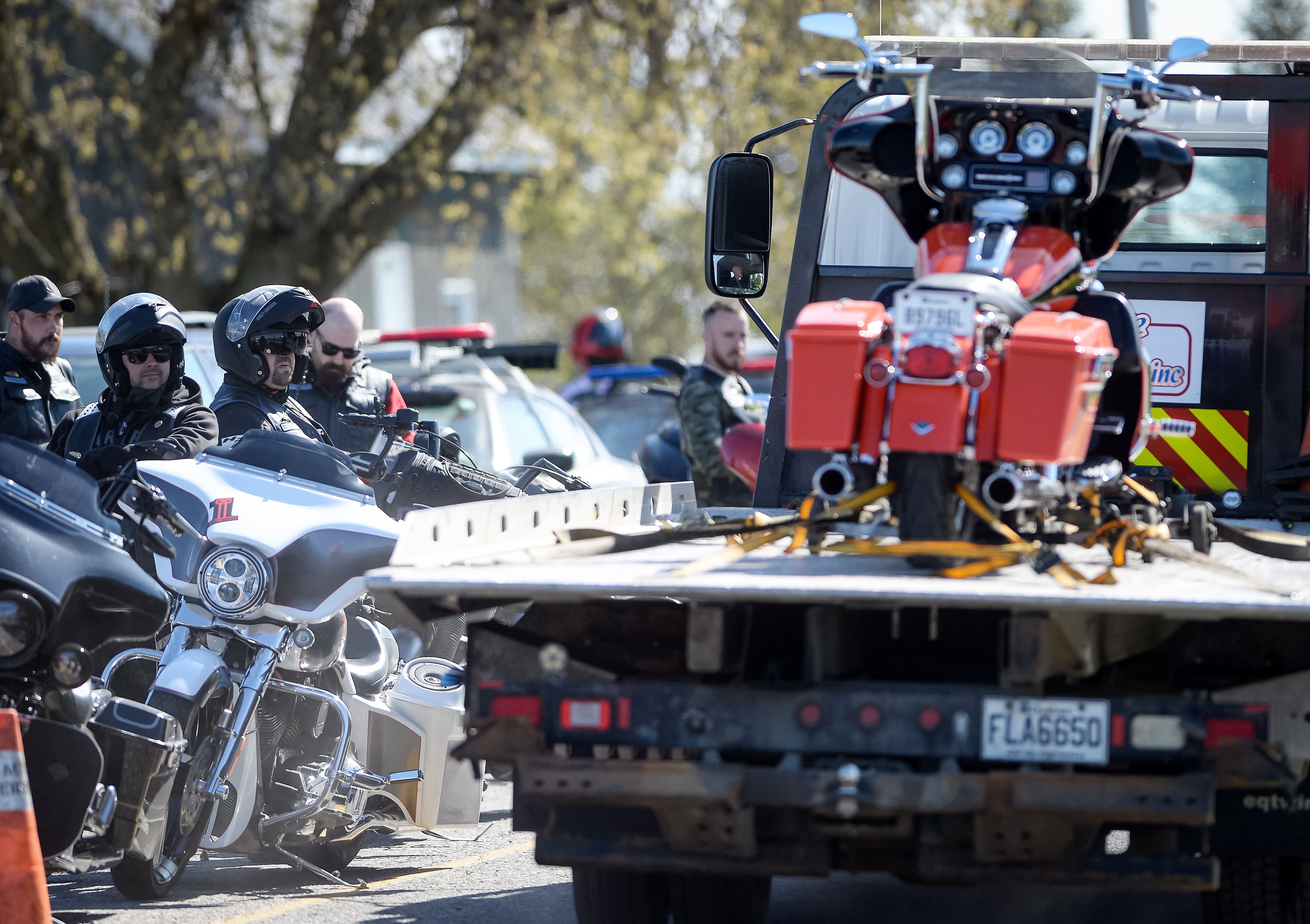 Un Hells de la Saskatchewan a vu sa moto se faire remorquer en raison d’un constat d’infraction impayé depuis un gros rassemblement de motards en août 2018.
