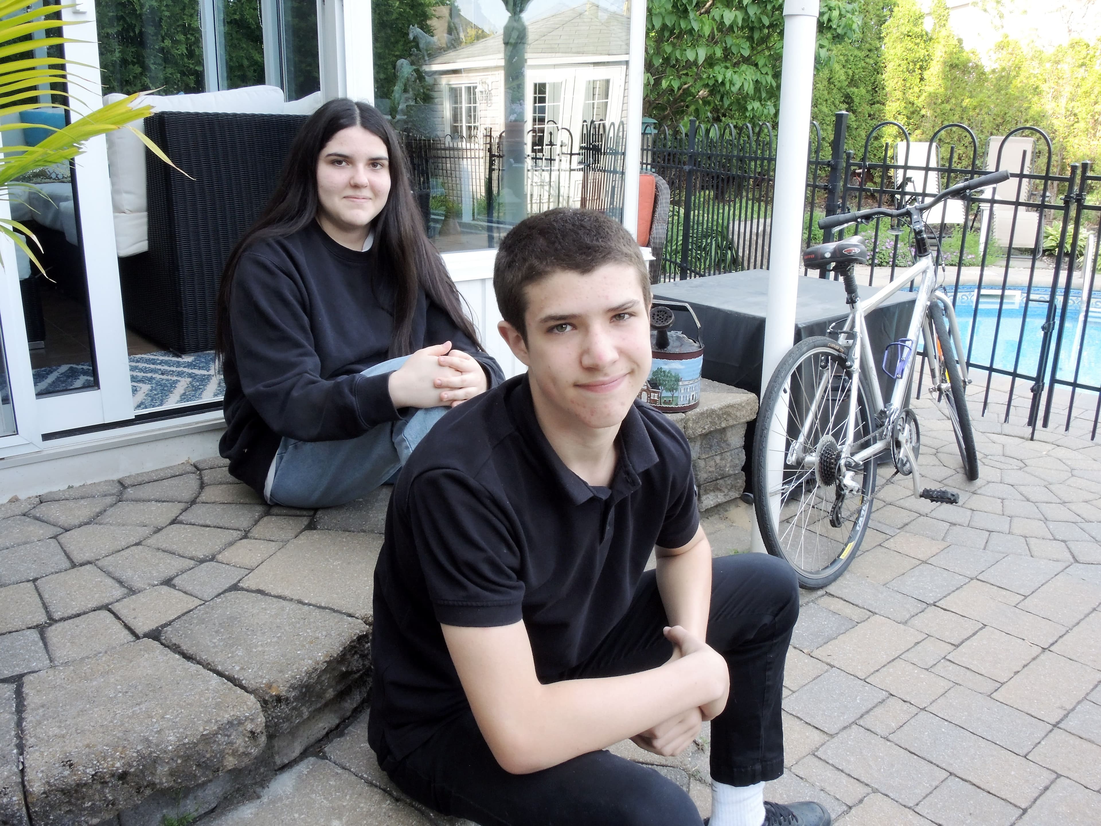 Medhi Rougui et Mia Dominguez, 14 ans, sont en 2e secondaire dans deux écoles de la Rive-Sud de Montréal.