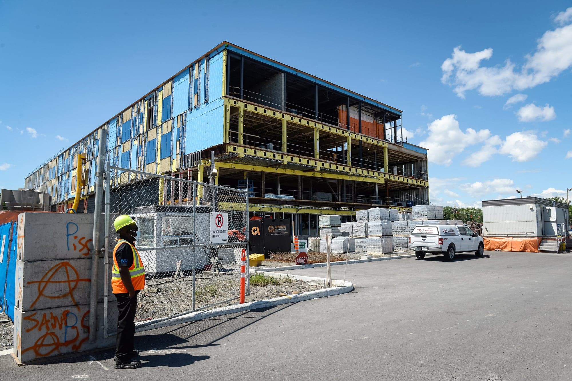 Construction d’une école dans l’arrondissement LaSalle, à Montréal, ce mois-ci.