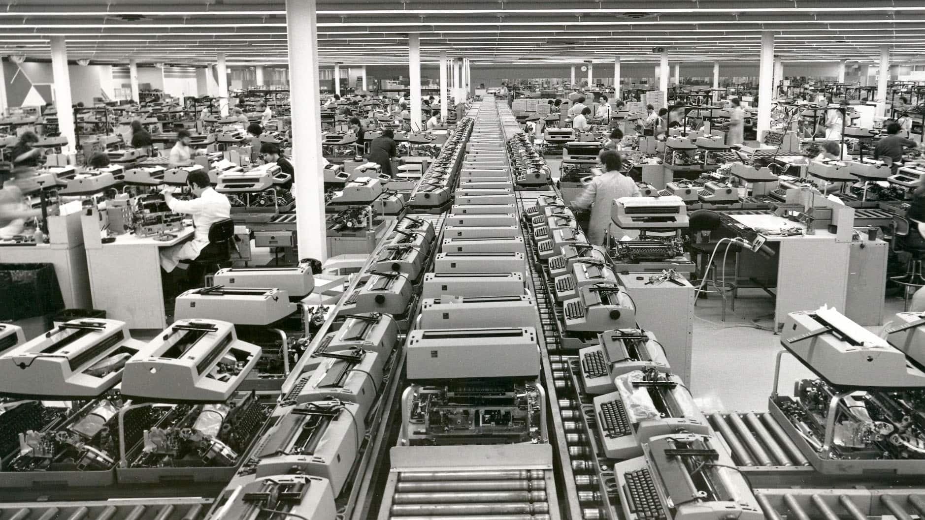 Pendant quelques années, à partir de 1975, des machines à écrire électriques y étaient fabriquées.