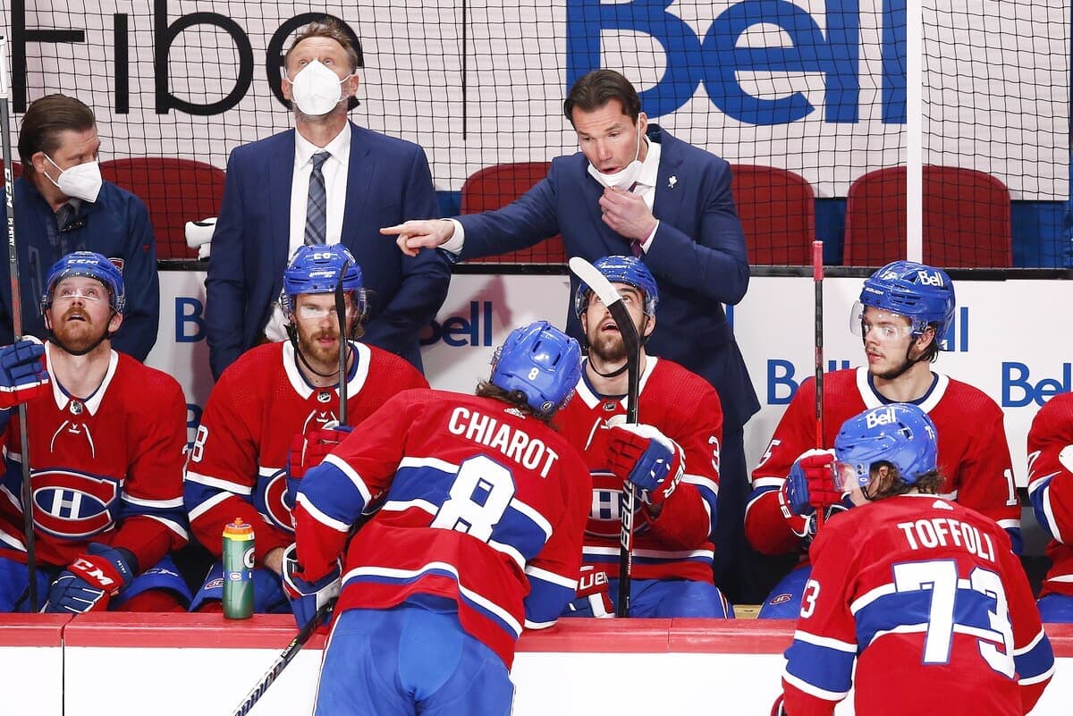 Luke Richardson a agi comme entraîneur-chef avec le Canadien lors des séries éliminatoires de 2021, après que Dominique Ducharme eut été déclaré positif à la COVID-19.