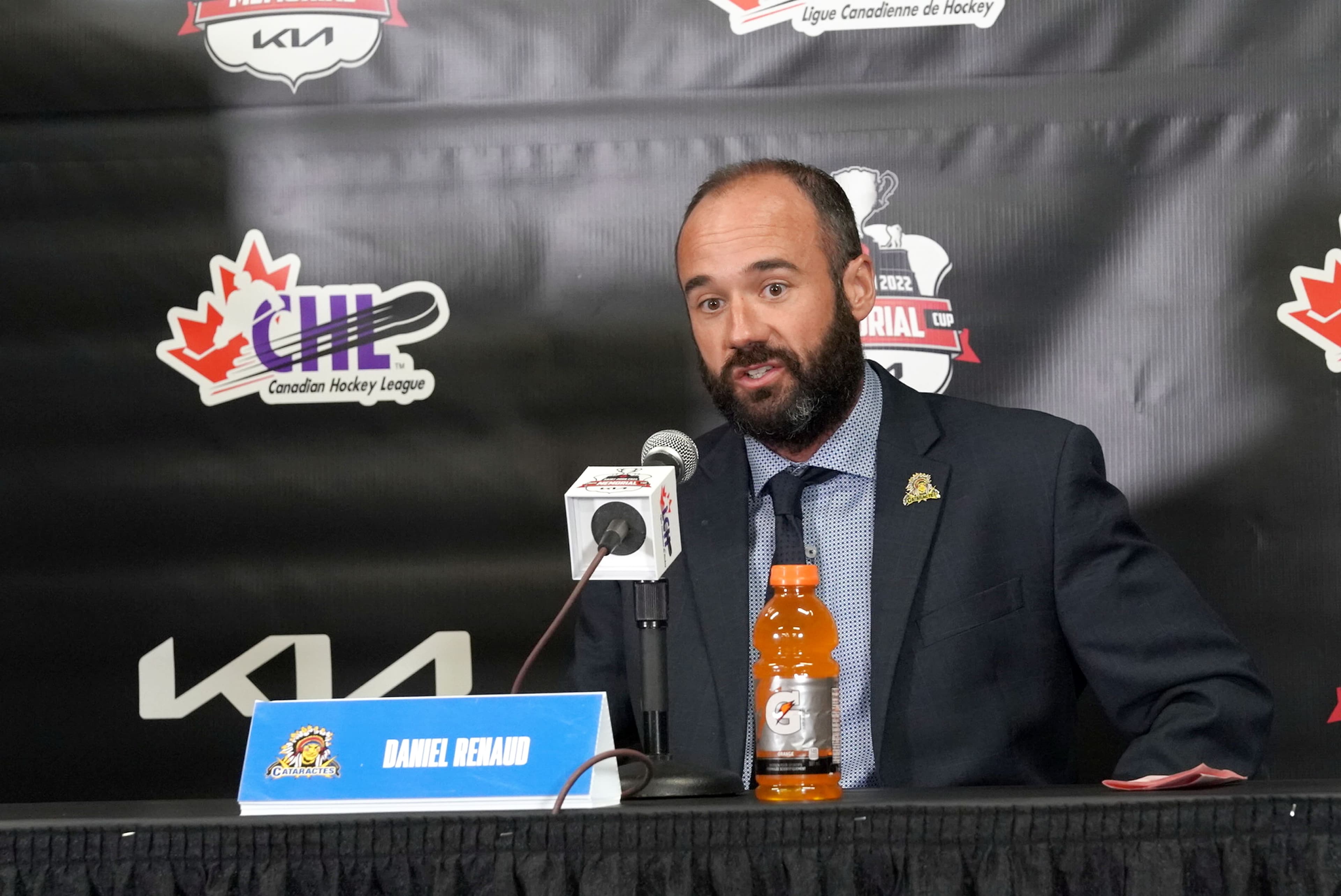 L’entraîneur-chef des Cataractes de Shawinigan, Daniel Renaud, lors de son point de presse après le revers des siens de samedi soir.