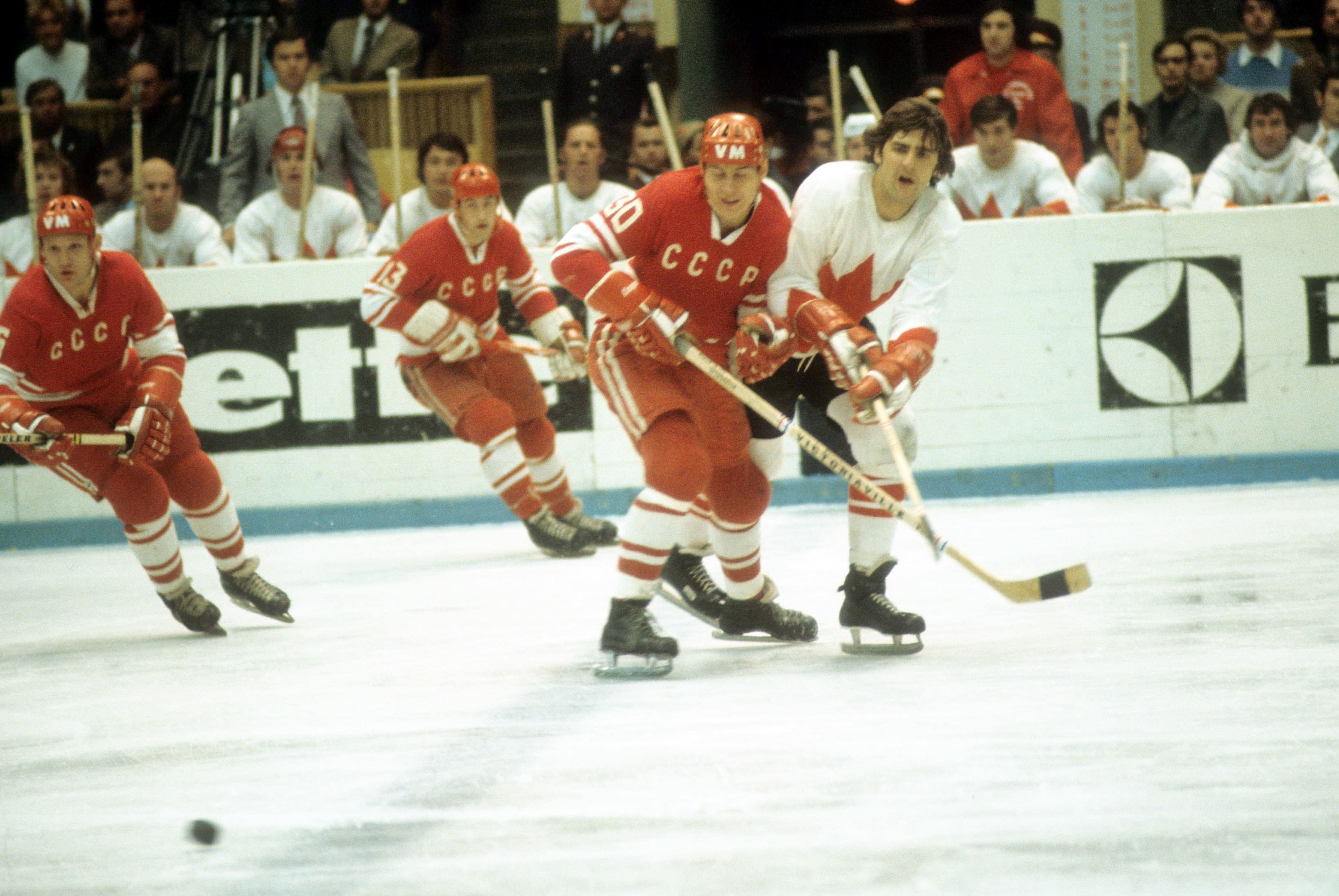 Serge Savard (photo) et Yvan Cournoyer conservent de précieux souvenirs de la Série du siècle de 1972 .