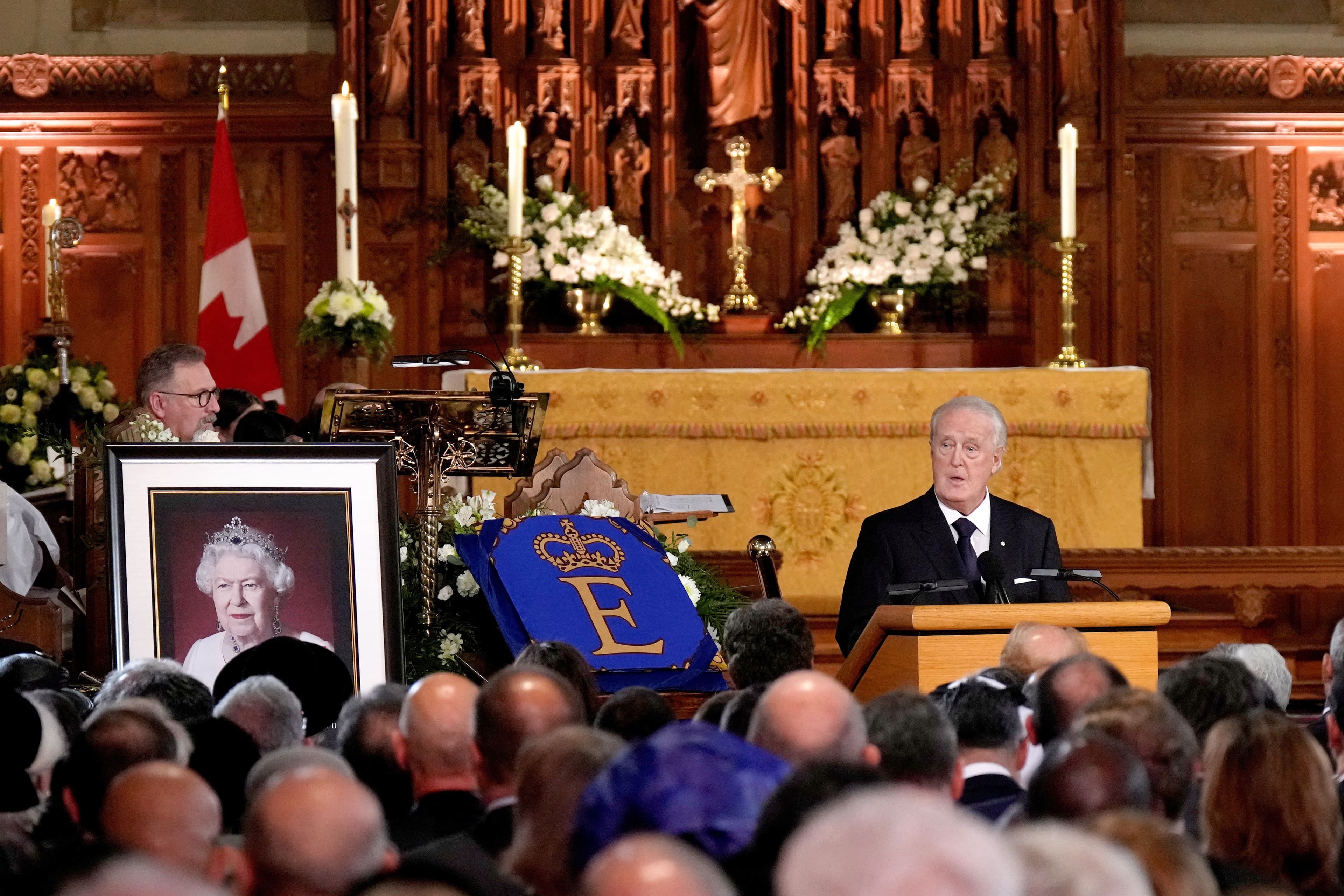L’ex-premier ministre du Canada Brian Mulroney a rendu hommage à Elizabeth II.