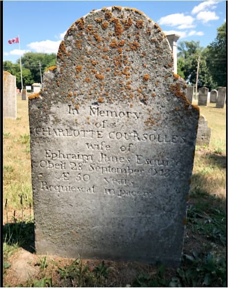 Pierre tombale de Marie-Charlotte Coursol, décédée en 1805 à Brookville, en Ontario.
