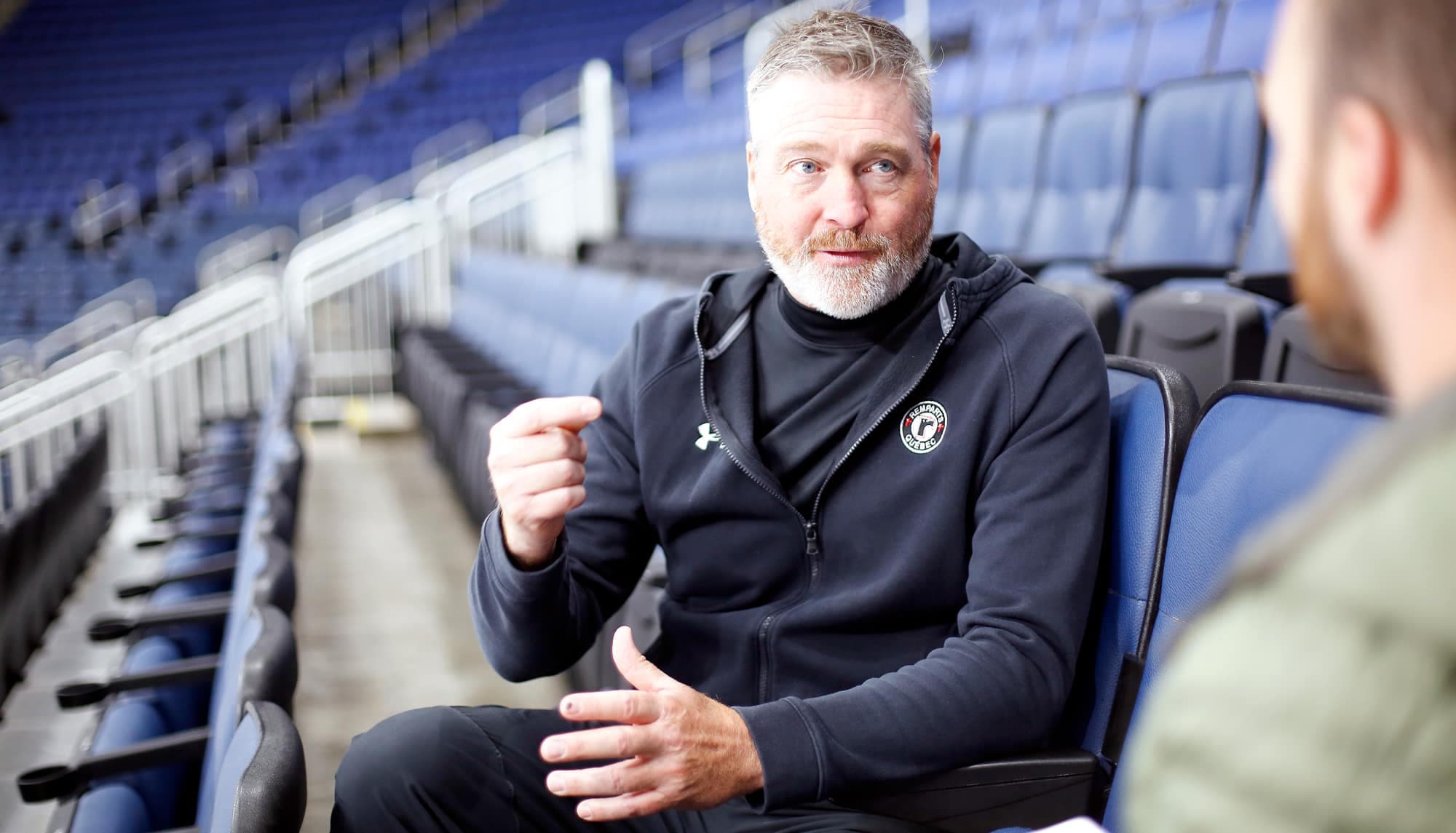 Patrick Roy pourrait bien se retirer du poste d’entraîneur-chef des Remparts et laisser sa place à Simon Gagné.
