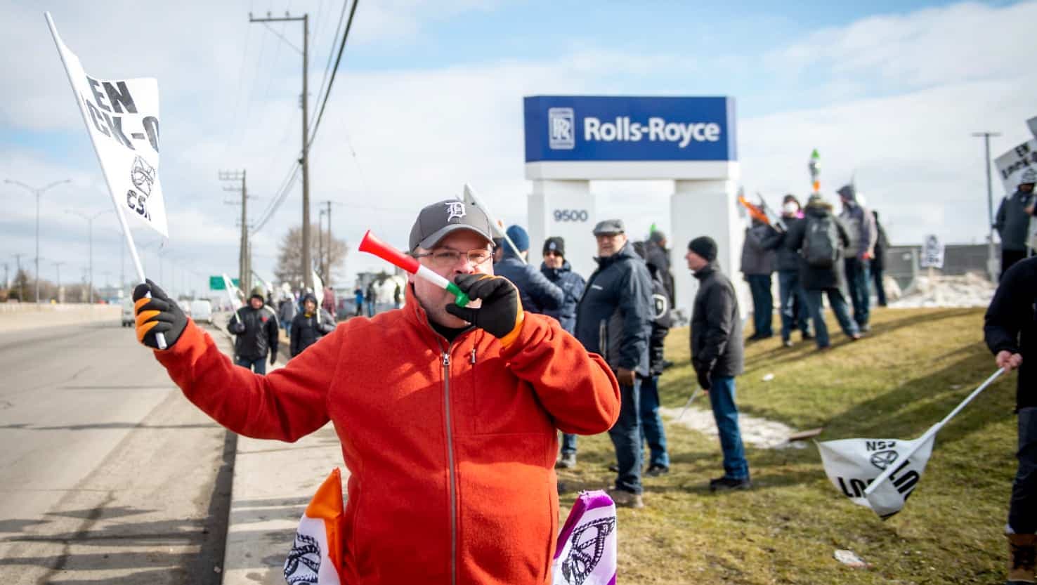 Sur la photo, un conflit de travail à l’usine de Rolls-Royce Canada, située à Lachine, qui persistait depuis mars dernier, a pris fin récemment à la suite d’une entente qui s’échelonnera jusqu’en 2028, et rétroactive à 2020. Elle prévoit des hausses salariales de 25 %.