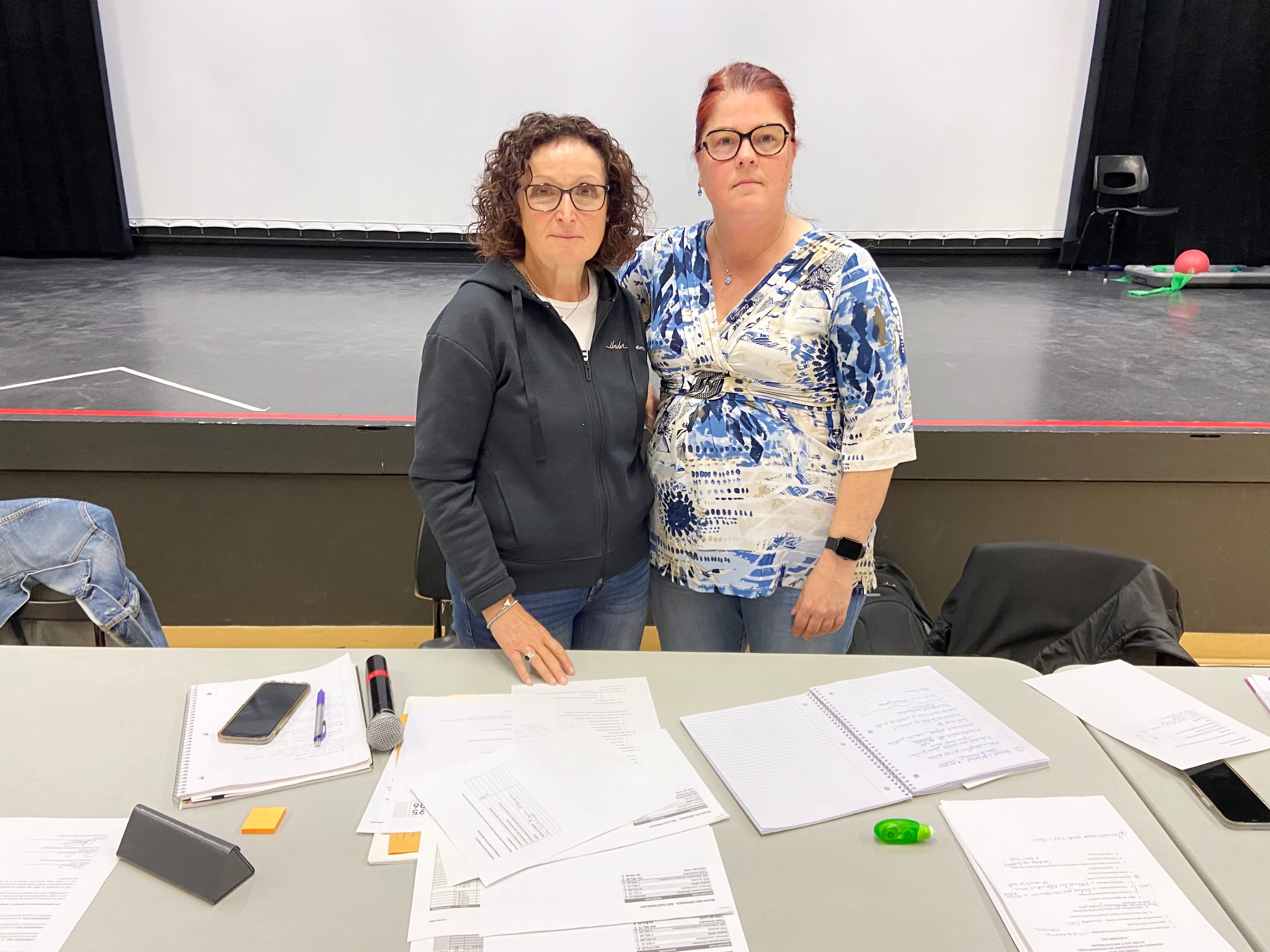 Marie-Claire Lahiton et Mme David s’occupent de l’administration du désastre. La première est responsable du Comité rénovations et la deuxième, présidente du syndicat de copropriétaires.