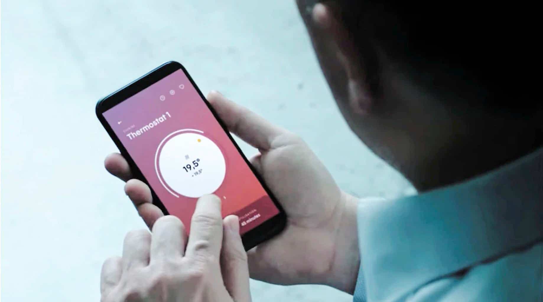 La nouvelle filiale d’Hydro-Québec offre une nouvelle manière de gérer sa consommation d’énergie, notamment dans la maison. On voit ici le thermostat intelligent qui a été développé en collaboration avec le fabricant québécois Stelpro.