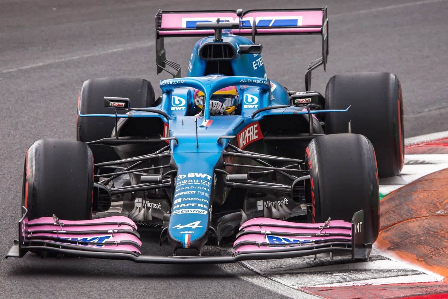 Jacques Villeneuve a bouclé une vingtaine de tours à Monza, au volant de cette monoplace de l’écurie Alpine en Formule 1 l’an dernier.