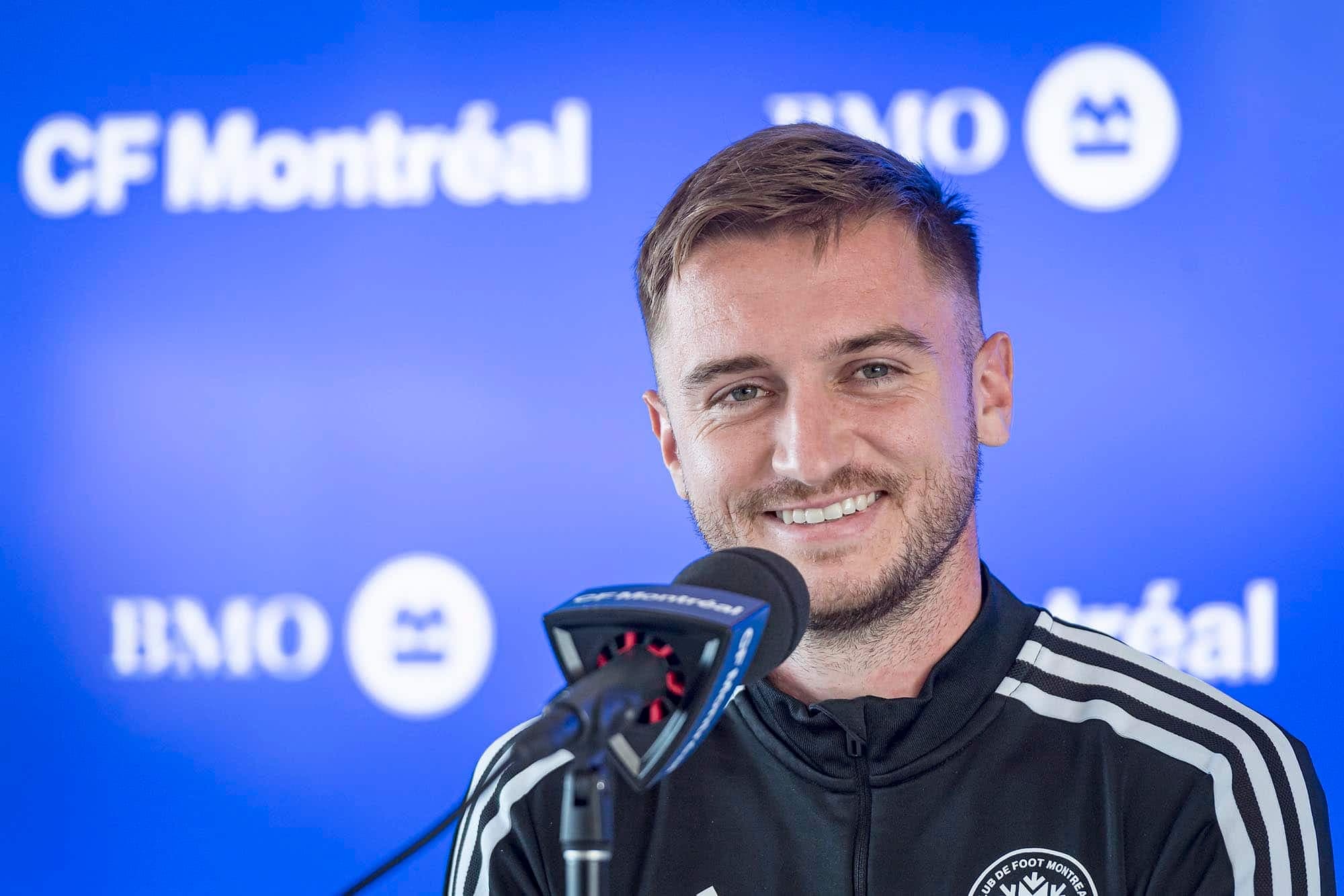 Djordje Mihailovic se rapportera à la formation de l’Az Alkmaar, aux Pays-Bas, dans quelques jours. Il était ému en point de presse, mardi.