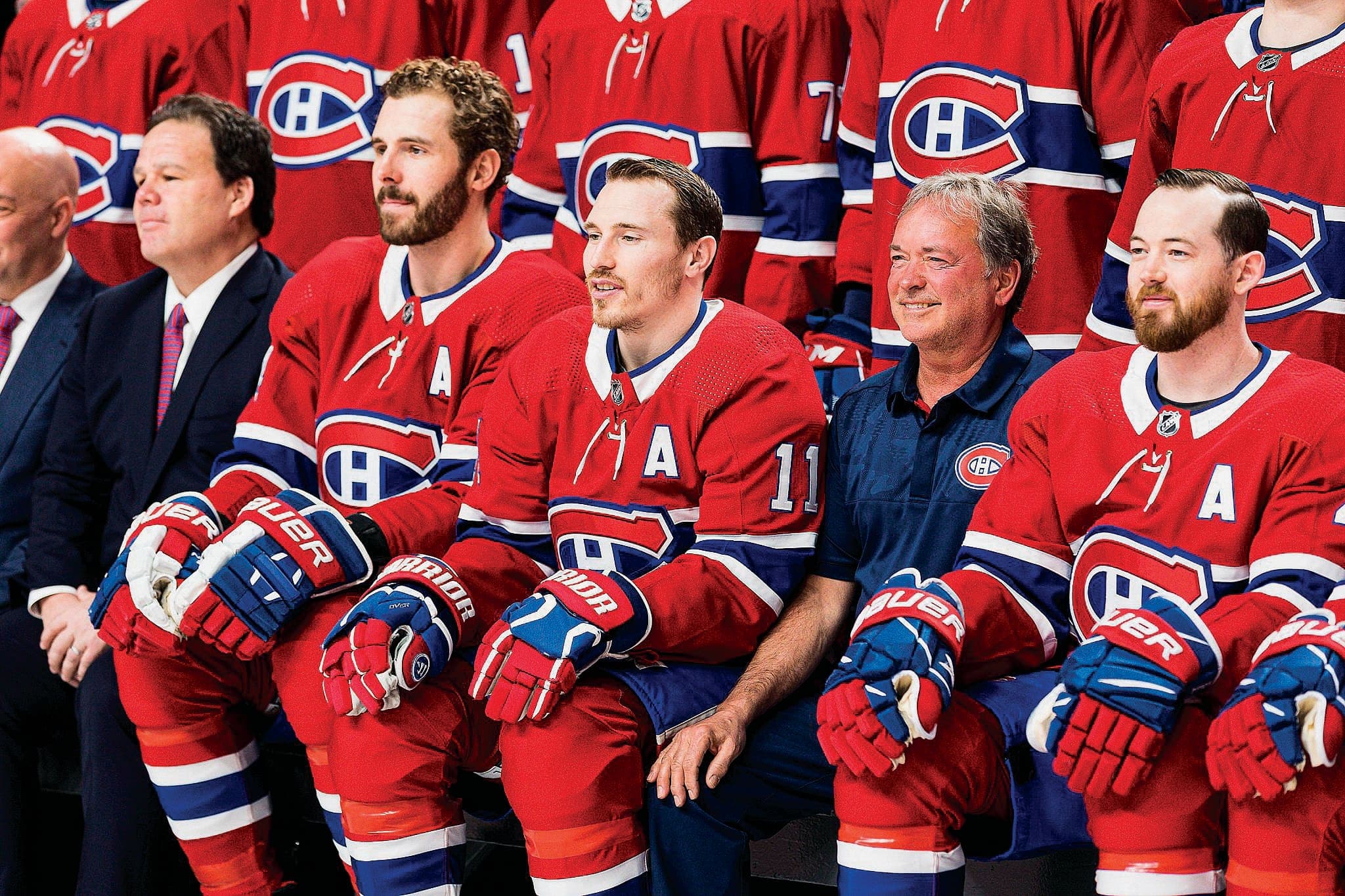 Le gérant d’équipement lors de sa dernière photo d’équipe.
