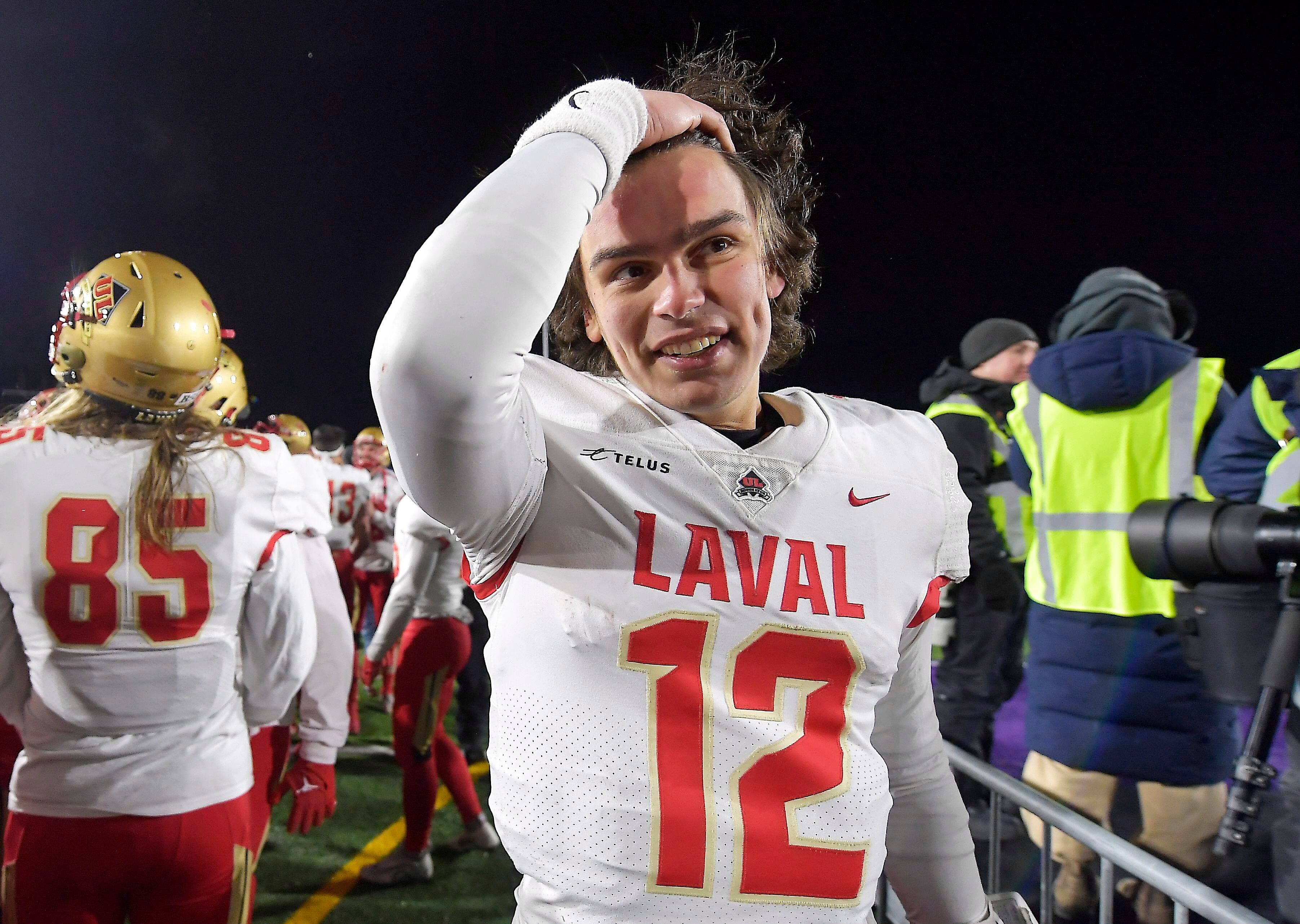 Le quart-arrière Arnaud Desjardins tout sourire après la victoire du Rouge et Or de 27 à 20 contre les Mustangs de l’Université Western, samedi dernier, à London.