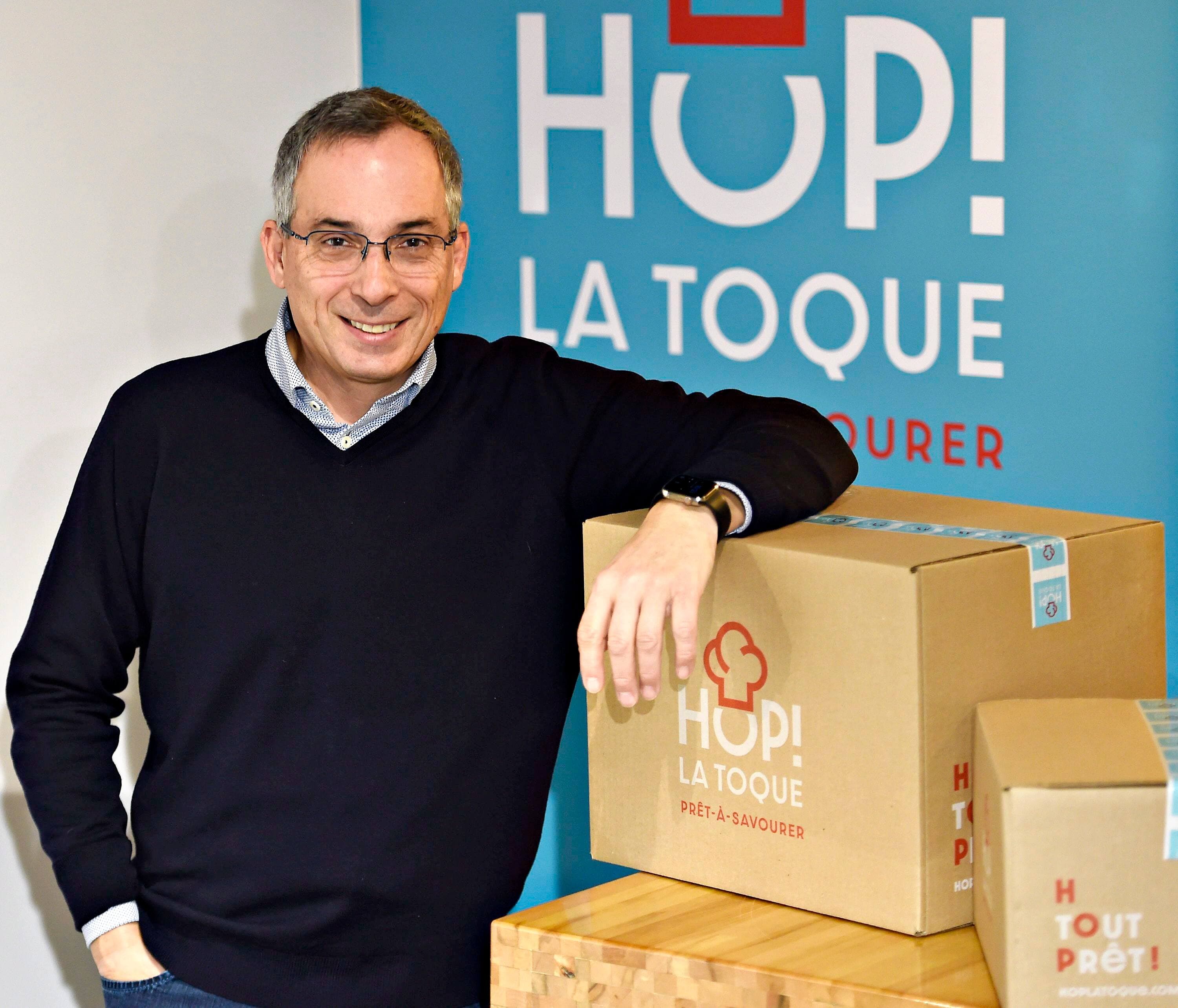 Pierre Moreau, grand patron du Groupe Restos Plaisirs, sur le boulevard des Galeries, présente le concept des repas prêts-à-manger Hop ! la Toque.