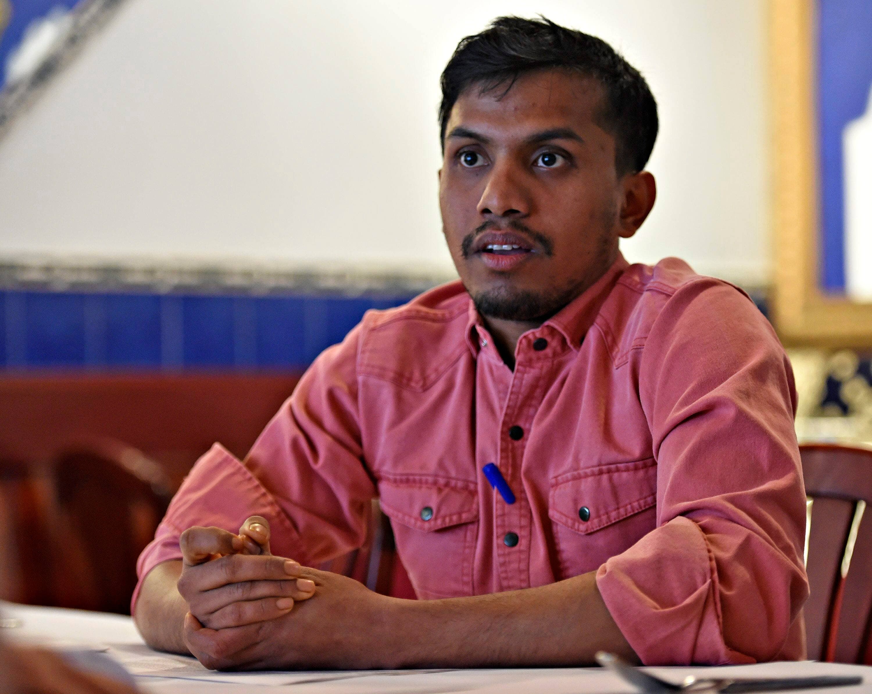 Mohammed Saker dans son restaurant, le Taj Mahal, du boul. René-Lévesque de Québec.