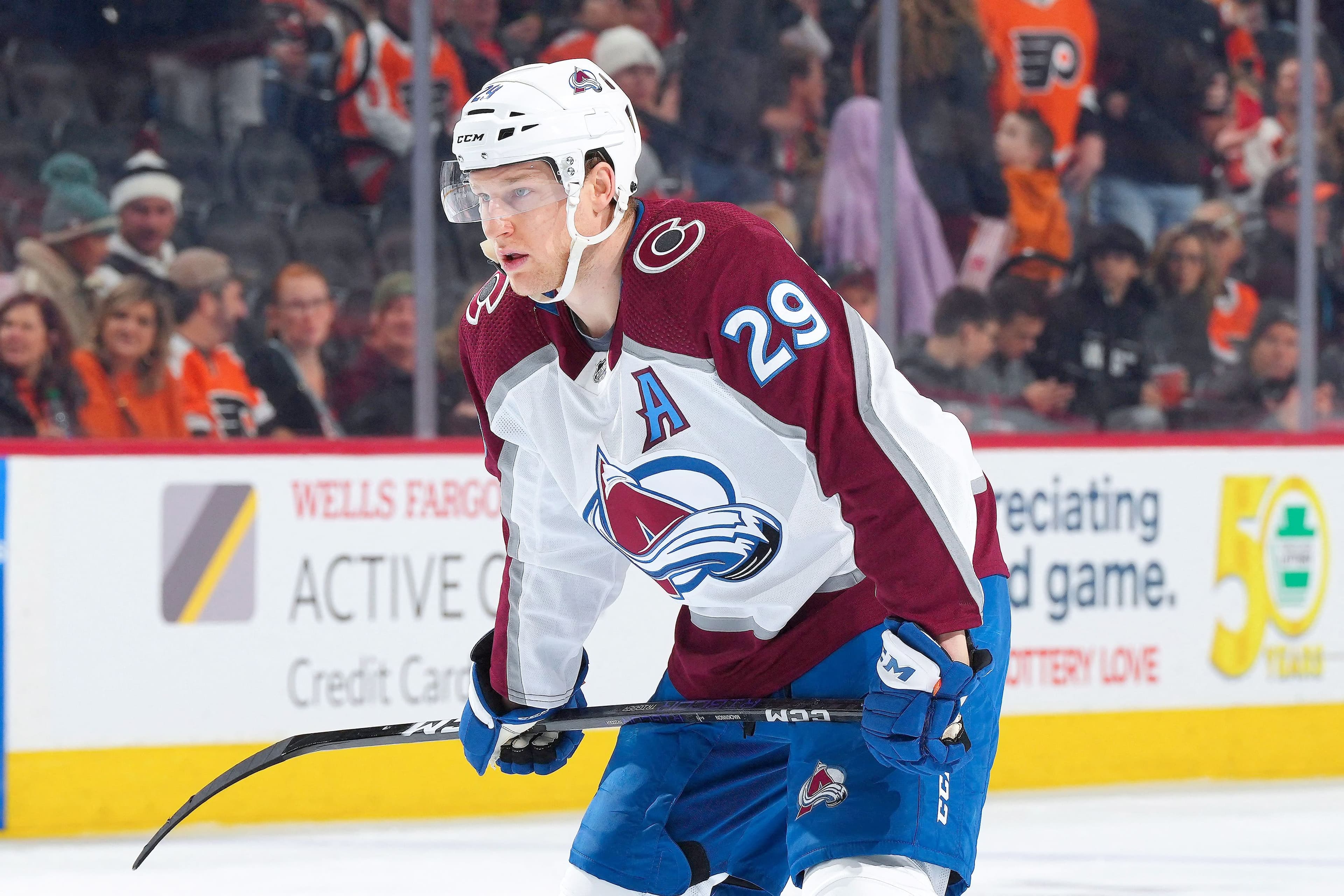 L’attaquant de l’Avalanche Nathan MacKinnon s’est blessé le 5 décembre dans un match contre les Flyers, à Philadelphie. Il n’est toujours pas revenu au jeu.