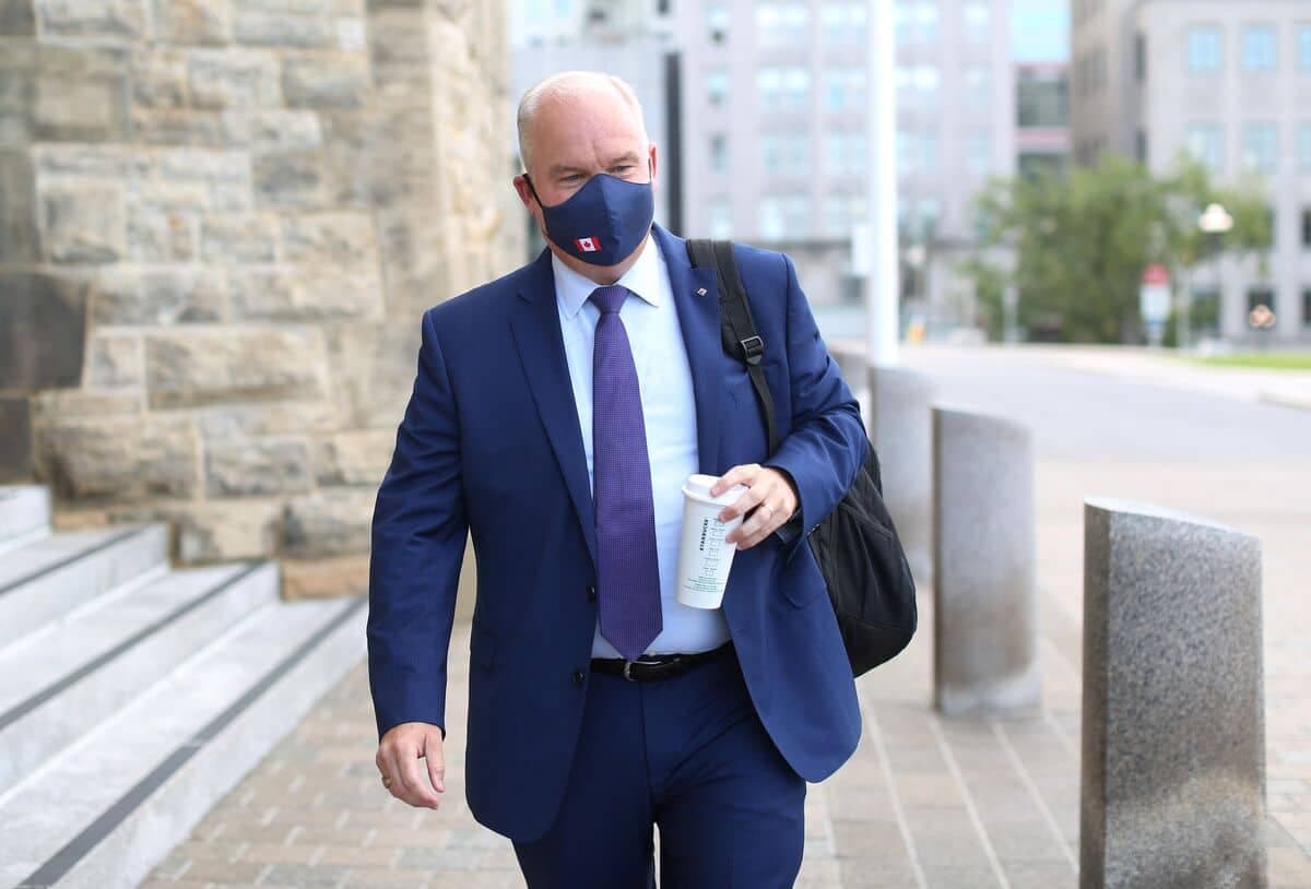 Le chef du Parti conservateur du Canada Erin O'Toole en août 2020 sur la colline parlementaire à Ottawa.