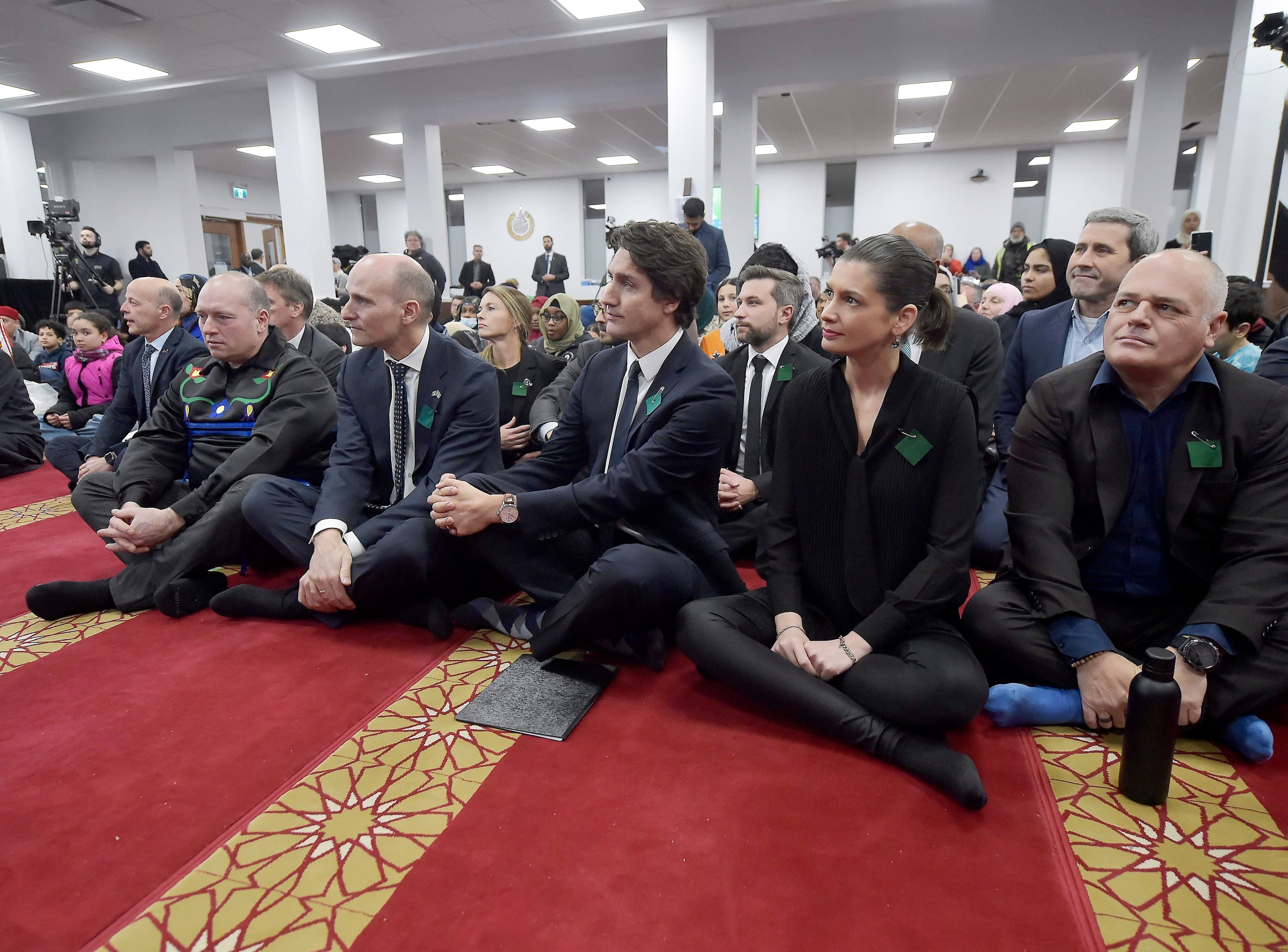 Le Premier Ministre du Canada Justin Trudeau, Vice Premiere Ministre Geneviève Guilbault lors de la commémoration de l’attentat à la mosquée de Québec , a la Mosquée de Quebec, dimanche le 29 janvier 2023. DIDIER DEBUSSCHERE/JOURNAL DE QUEBEC