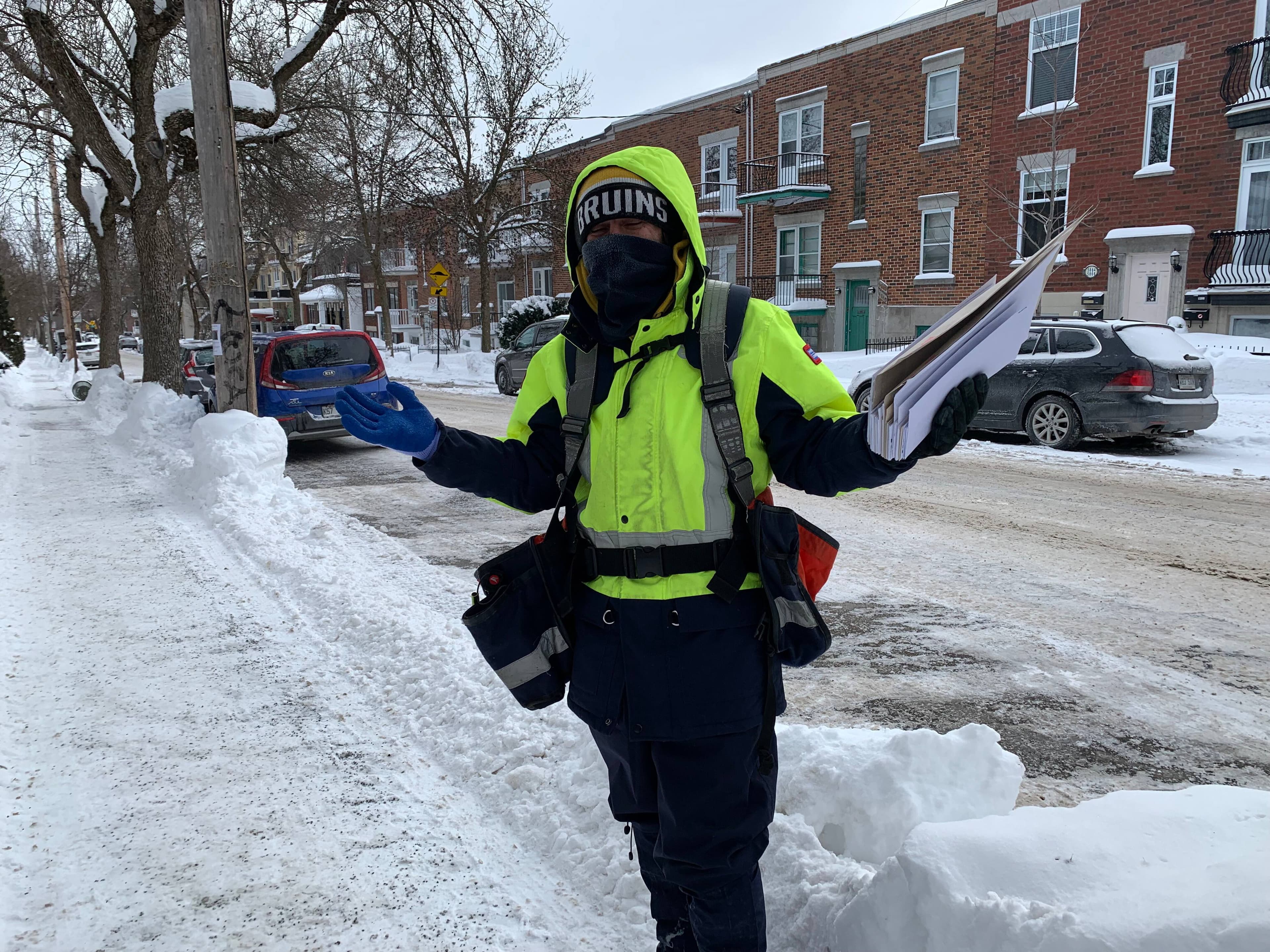 Facteur à Postes Canada, Samson Pochyla dit avoir travaillé par des températures bien plus glaciales.