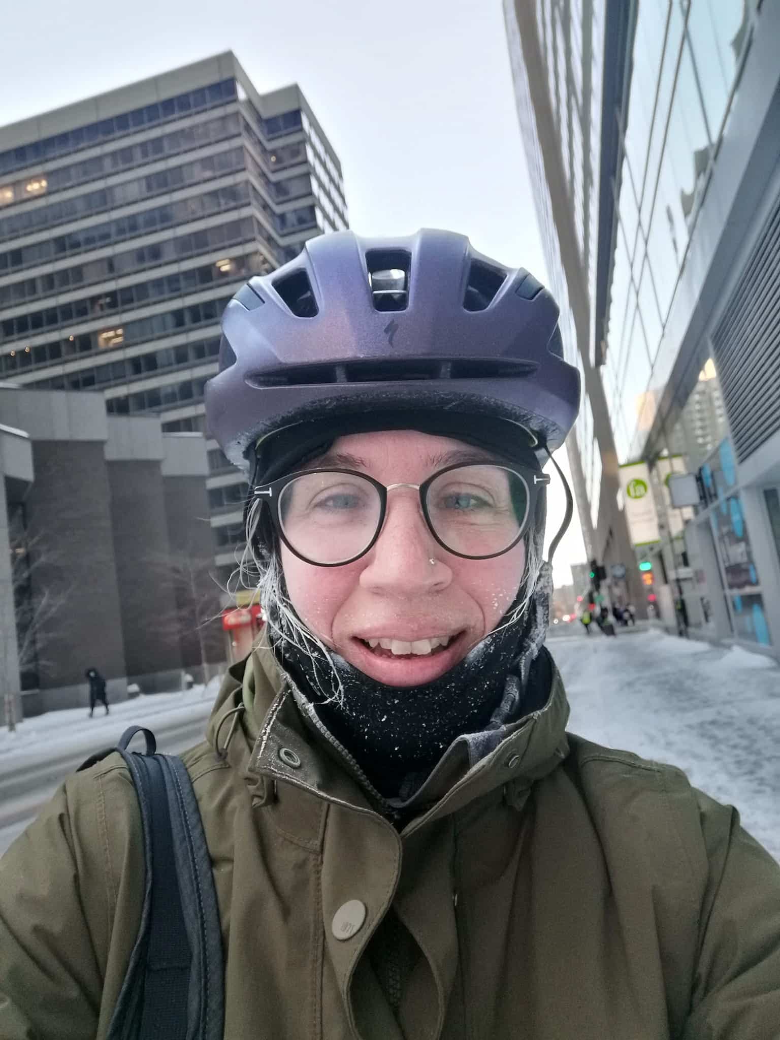 Marie-Claude Gagnon a bravé le froid pour se rendre au travail à vélo.