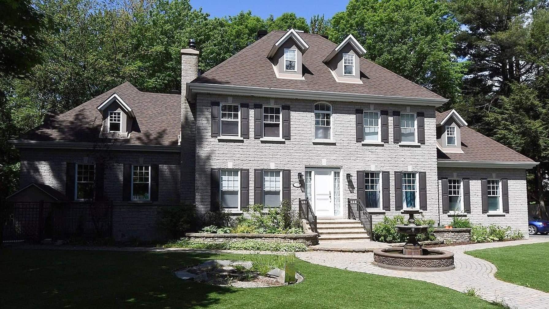 L’adresse officielle de TP Maison et de plusieurs entreprises dirigées par Karine Breard est celle de cette luxueuse résidence de Blainville.