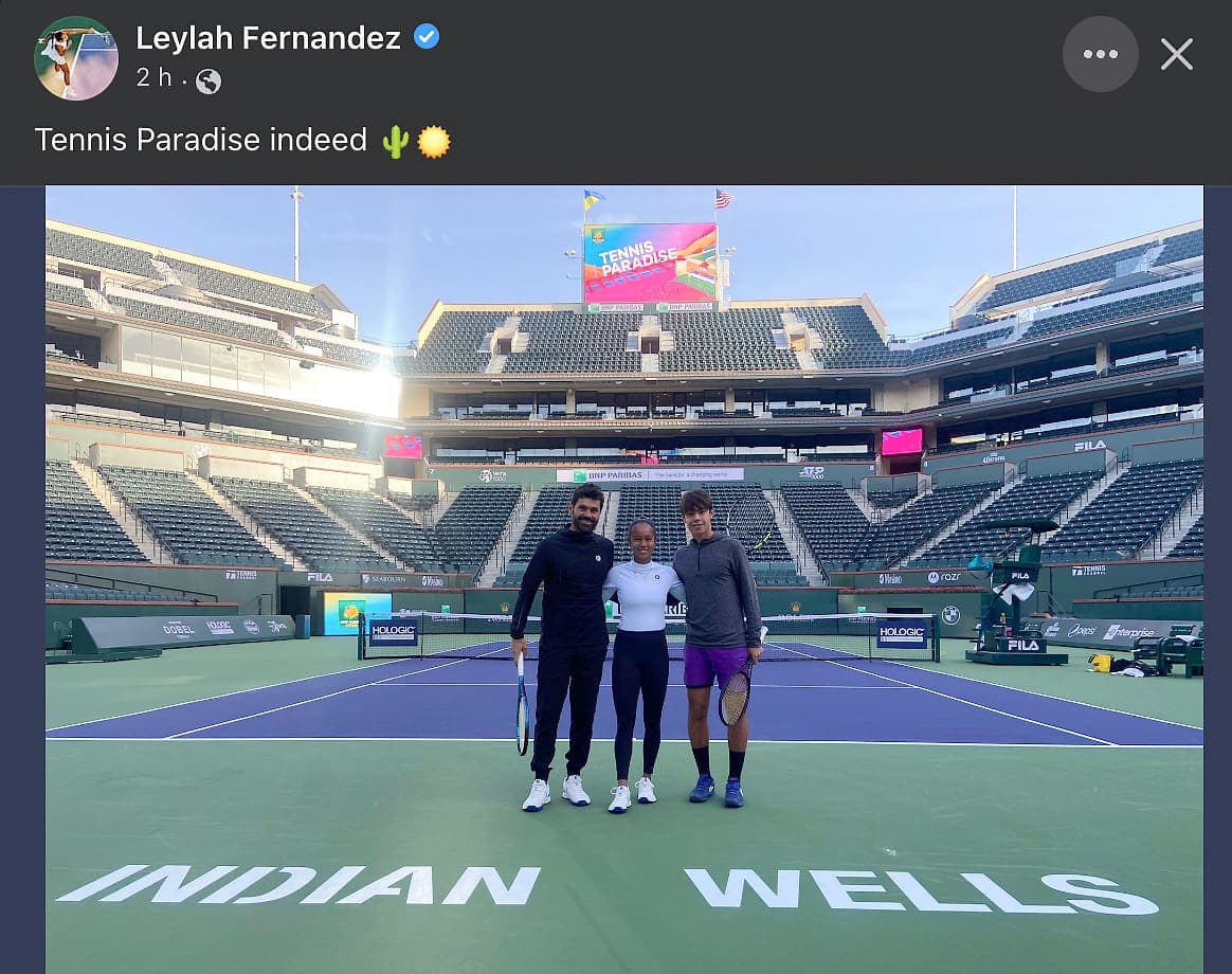 Leylah Fernandez (au centre) a publié cette semaine sur Twitter une photo d’elle sur le central du tournoi, sous laquelle elle écrivait : « Le paradis du tennis, en effet ».