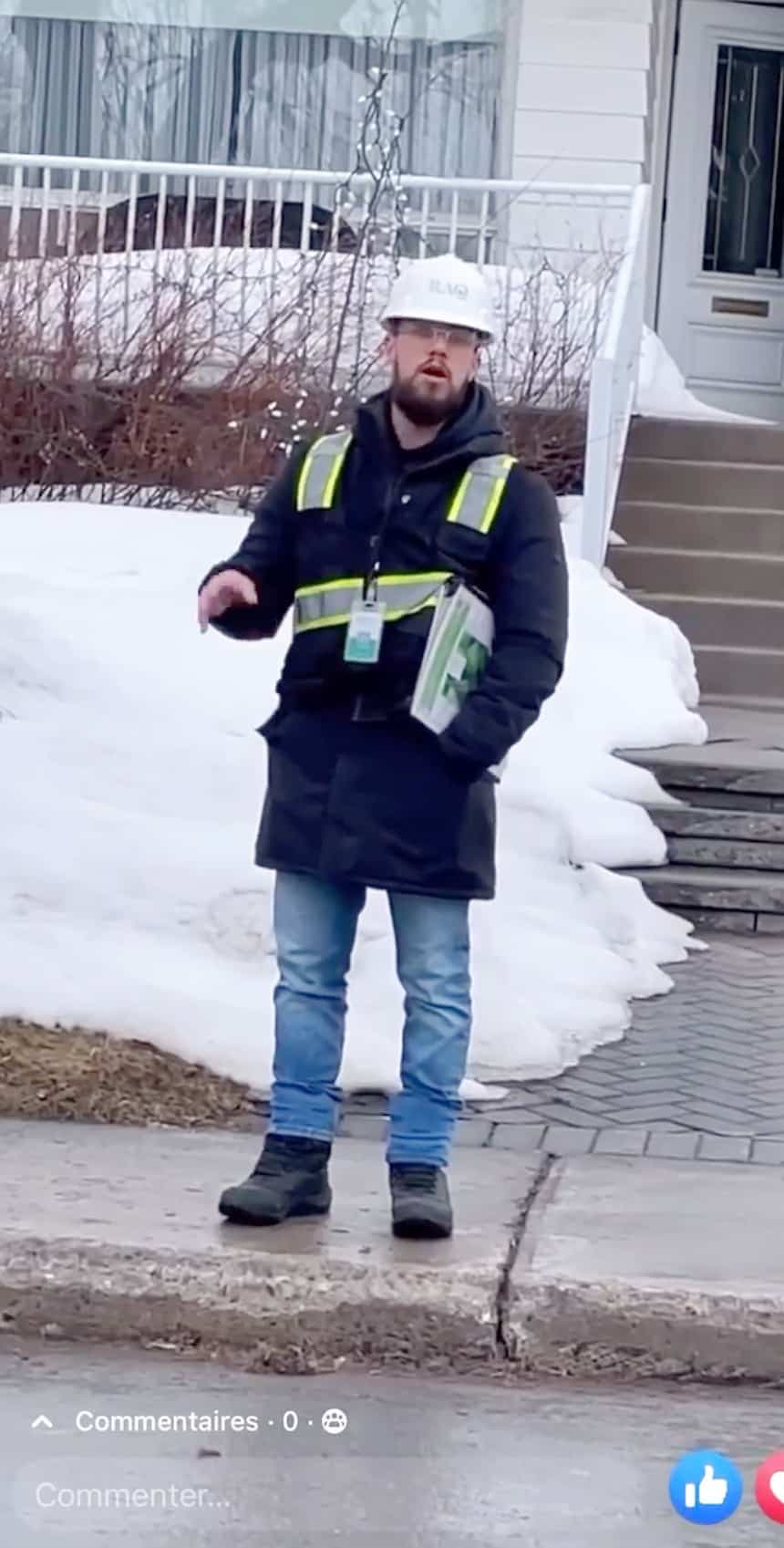 Un vendeur du Groupe RAQ filmé en train de faire du porte-à-porte illégal à Laval.