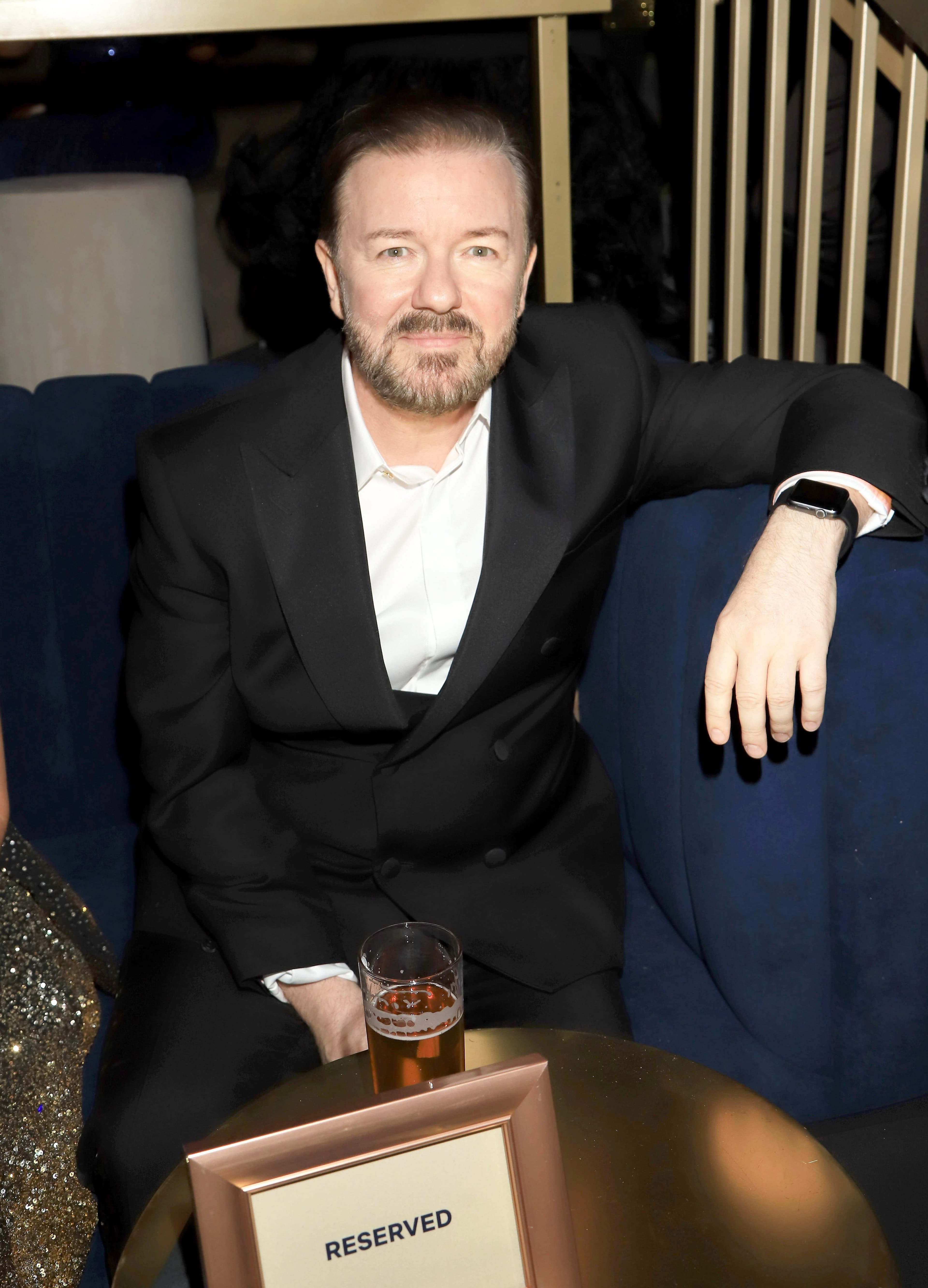 Plusieurs considèrent Ricky Gervais comme le plus grand humoriste anglais.