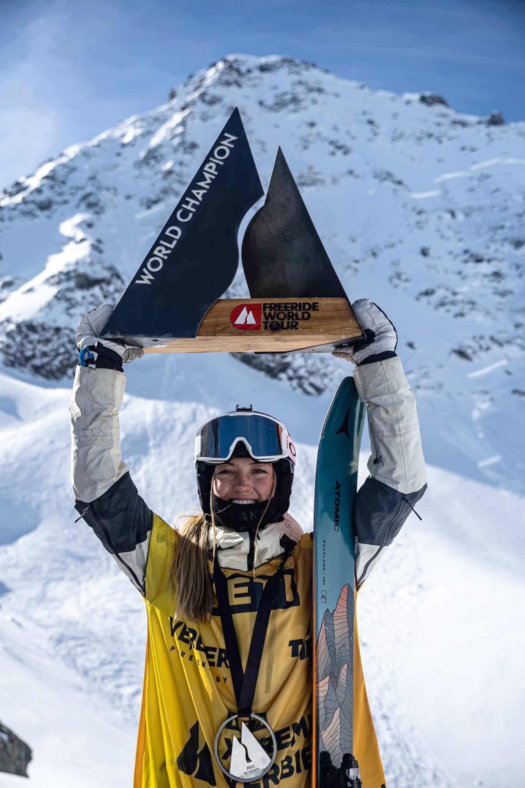 Justine Dufour-Lapointe a devancé l’Américaine Molly Armanino et la Française Megane Betend pour remporter le titre au classement cumulatif du Freeride World Tour.