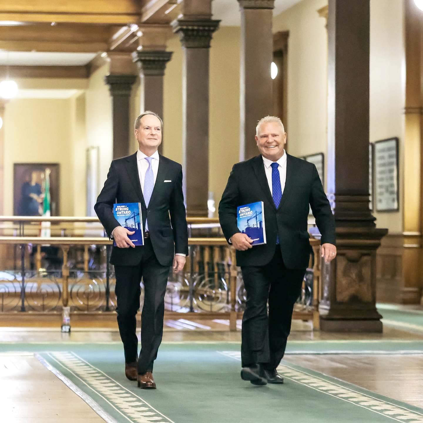 Le premier ministre de l’Ontario Doug Ford, à Queen’s Park, peu avant le discours du budget 2023-2024, le 23 mars. Le parlement ontarien a été le théâtre de plusieurs rencontres entre Doug Ford et les représentants de Volkswagen.