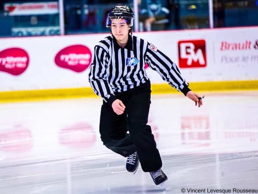 Charles-Antoine Tremblay avait été invité à patiner avec des arbitres de la LHJMQ avant un match du Phœnix de Sherbrooke, l'an dernier.