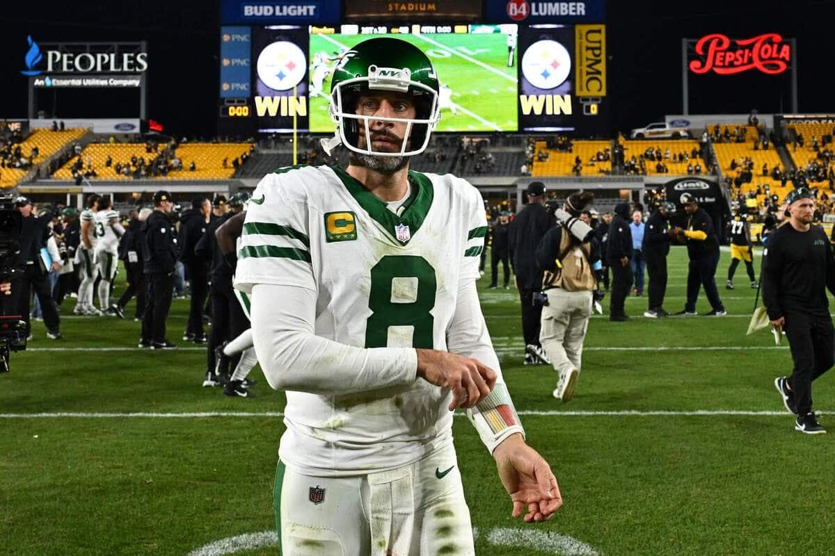 Maintenant qu’Aaron Rodgers ne porte plus les couleurs des Jets, tout pointe vers une entente éventuelle avec les Steelers, qu’il a affrontés la saison dernière.