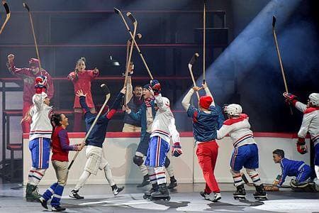 Une scène du spectacle Guy! Guy! Guy!